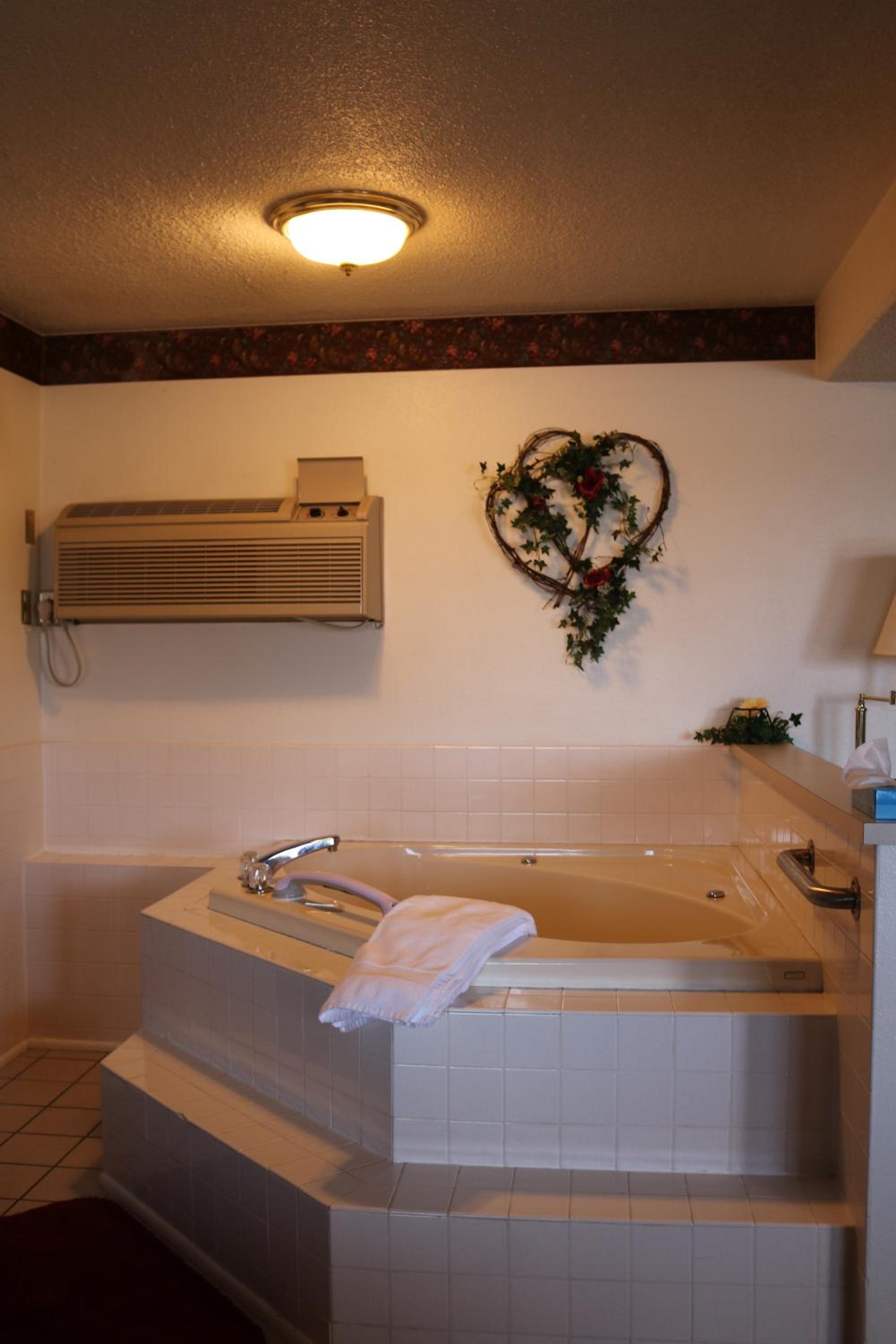 Suite with Hot Tub