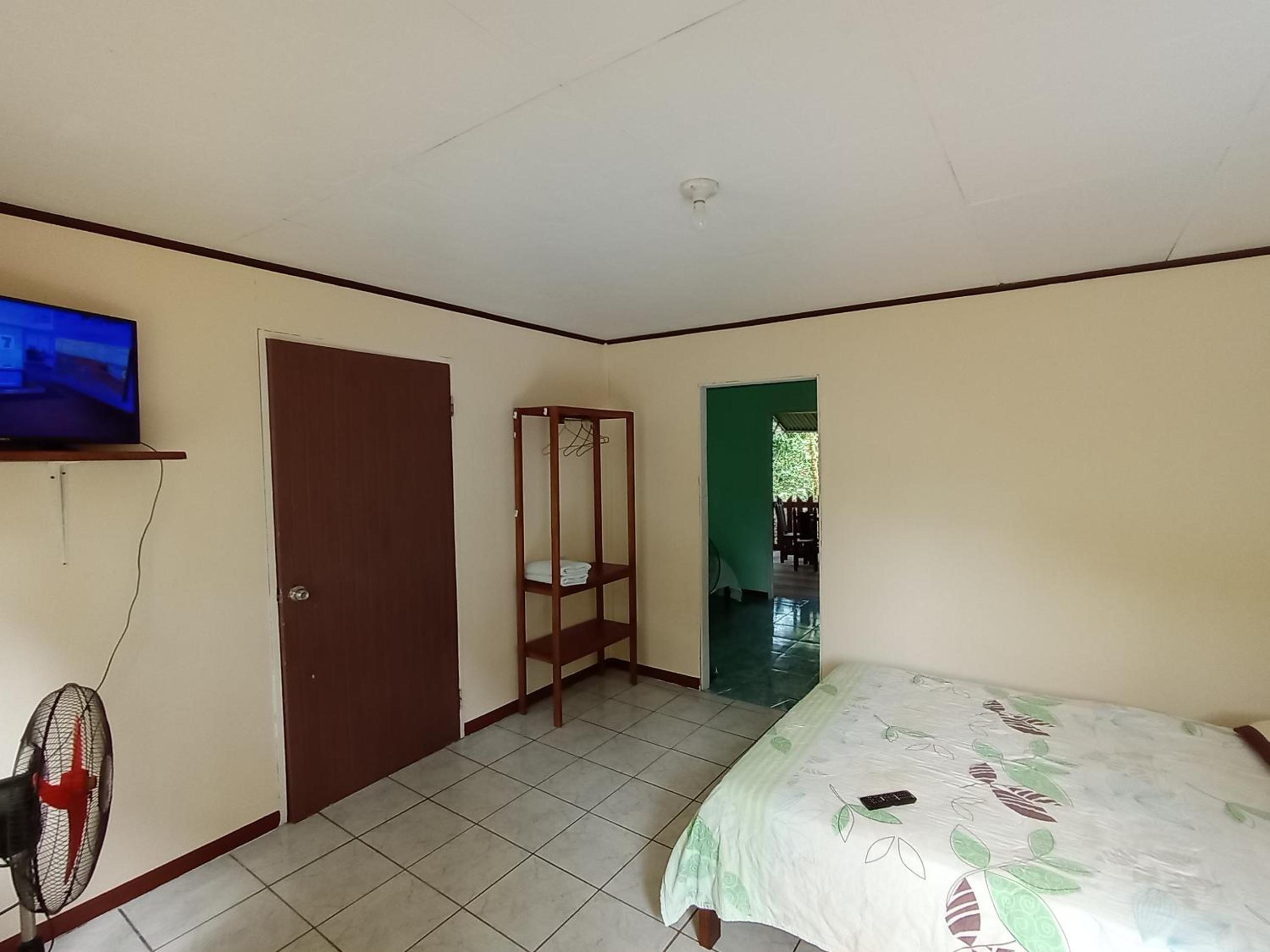 Family Room with Private Bathroom photo 1