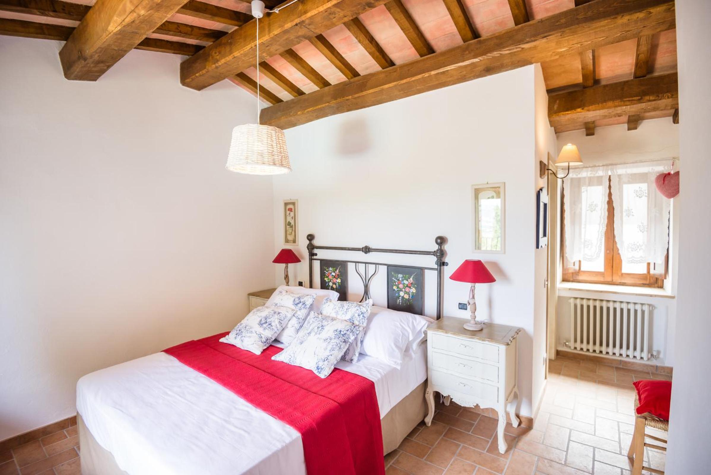 Six-Bedroom House photo 1
