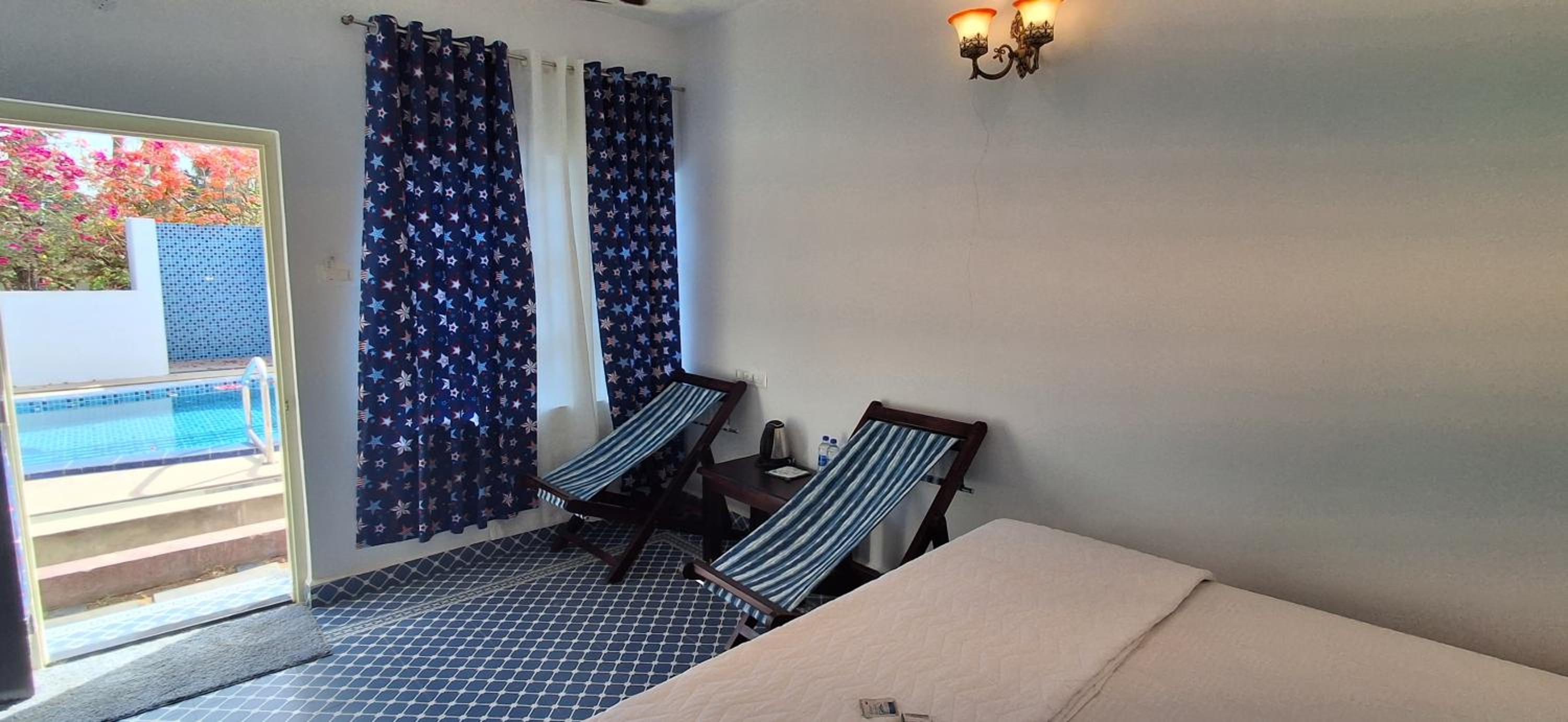 Deluxe Double Room with Extra Bed photo 3