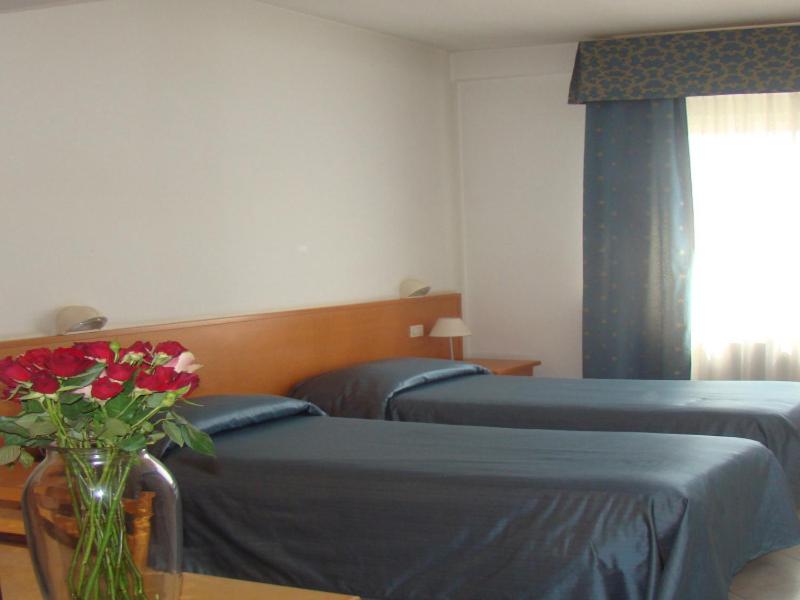 Double or Twin Room photo 2