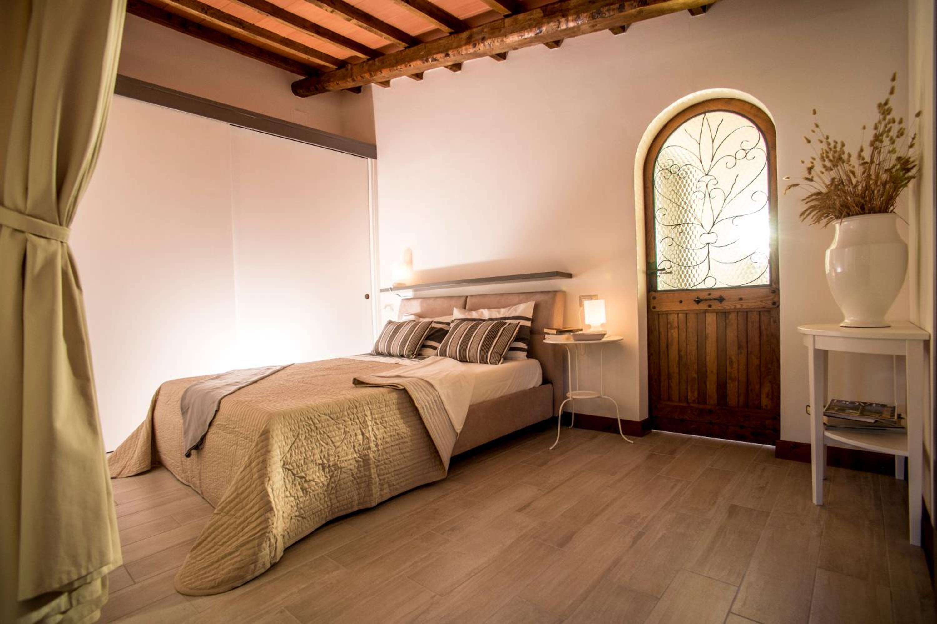 One-Bedroom Apartment - Photo 8