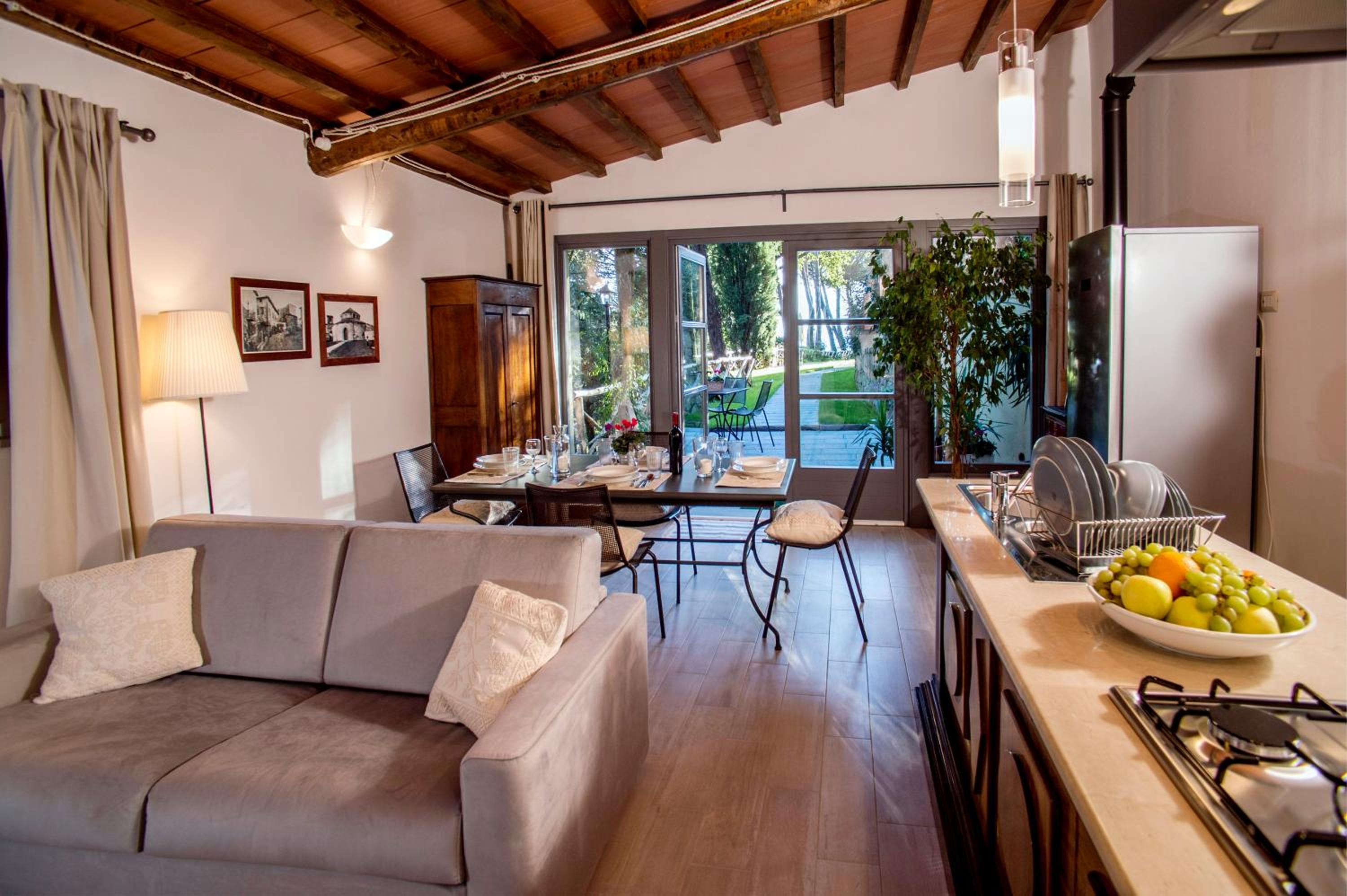 One-Bedroom Apartment - Photo 6