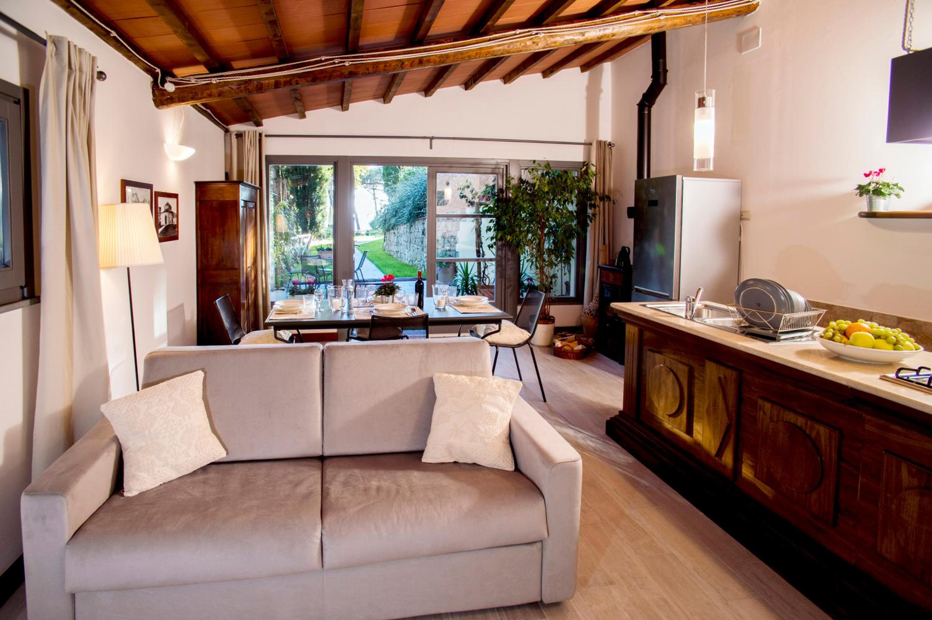 One-Bedroom Apartment - Photo 4