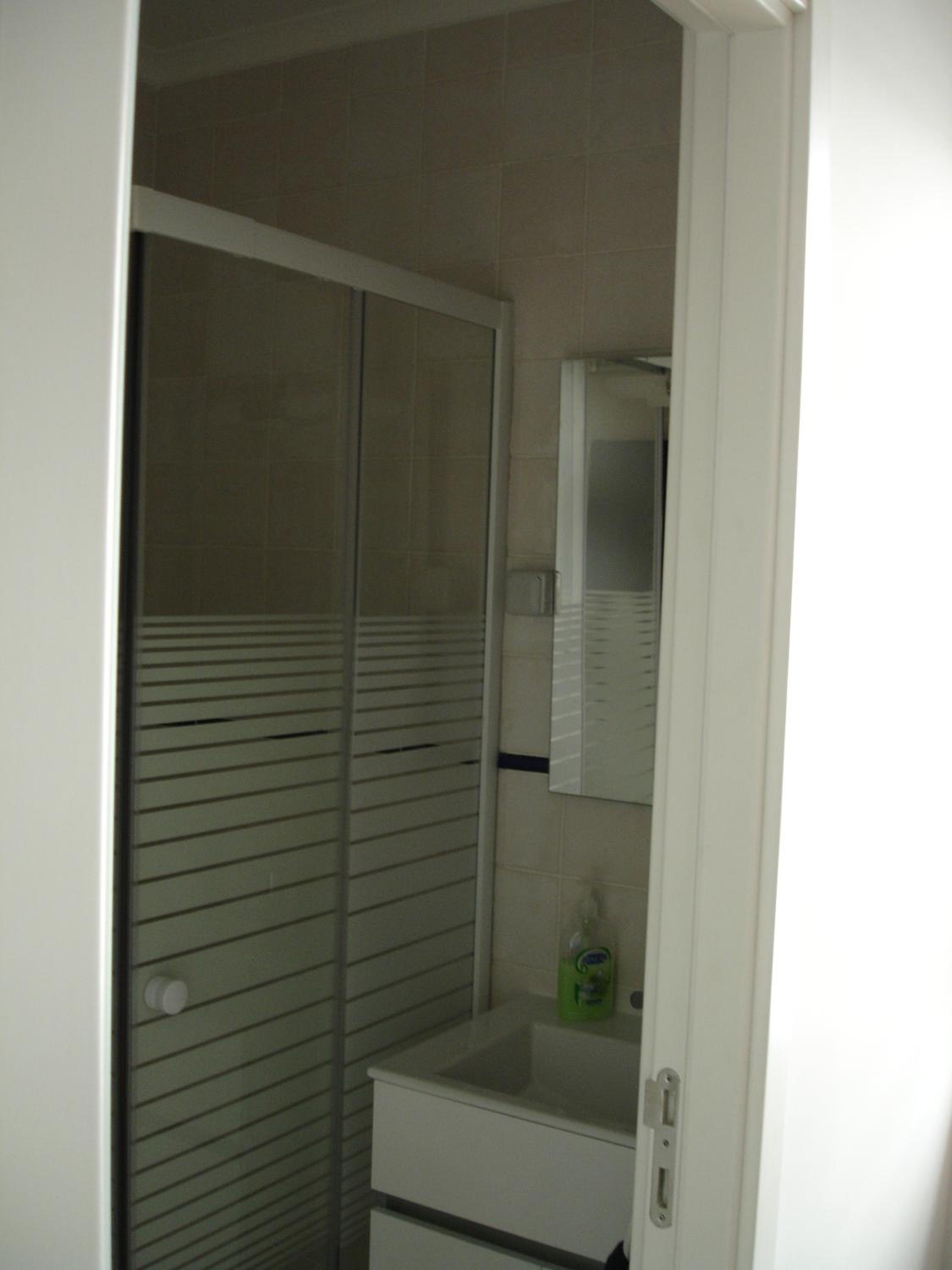 Apartment with Shower photo 3