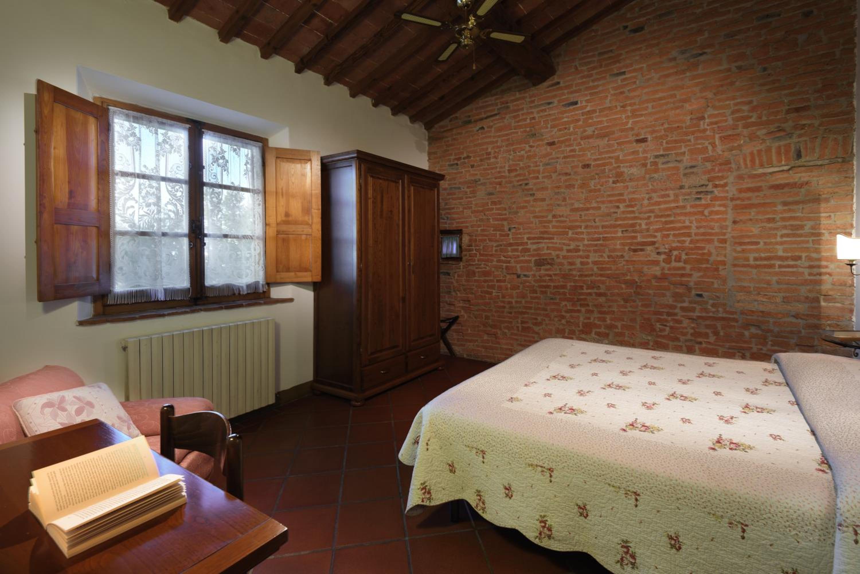 One-Bedroom Apartment - Photo 10