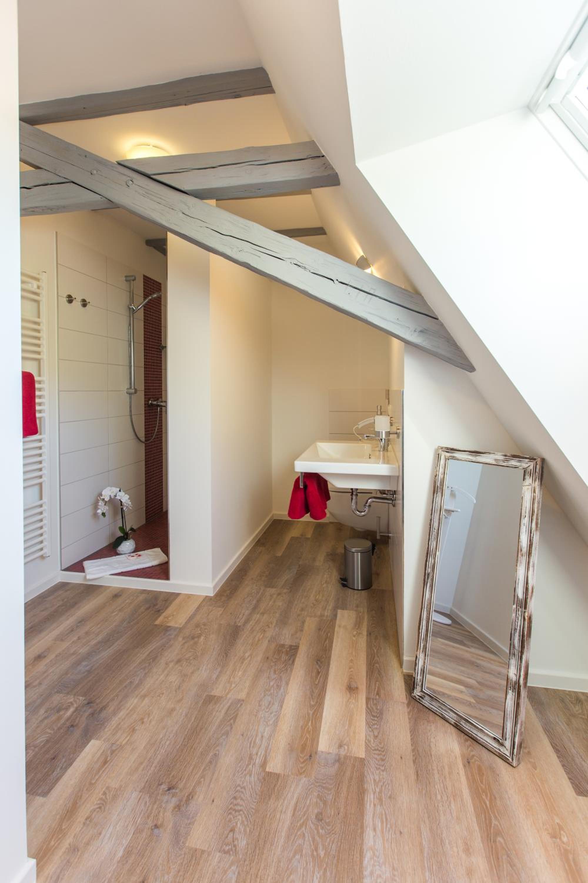 Standard Double Room - Photo 18