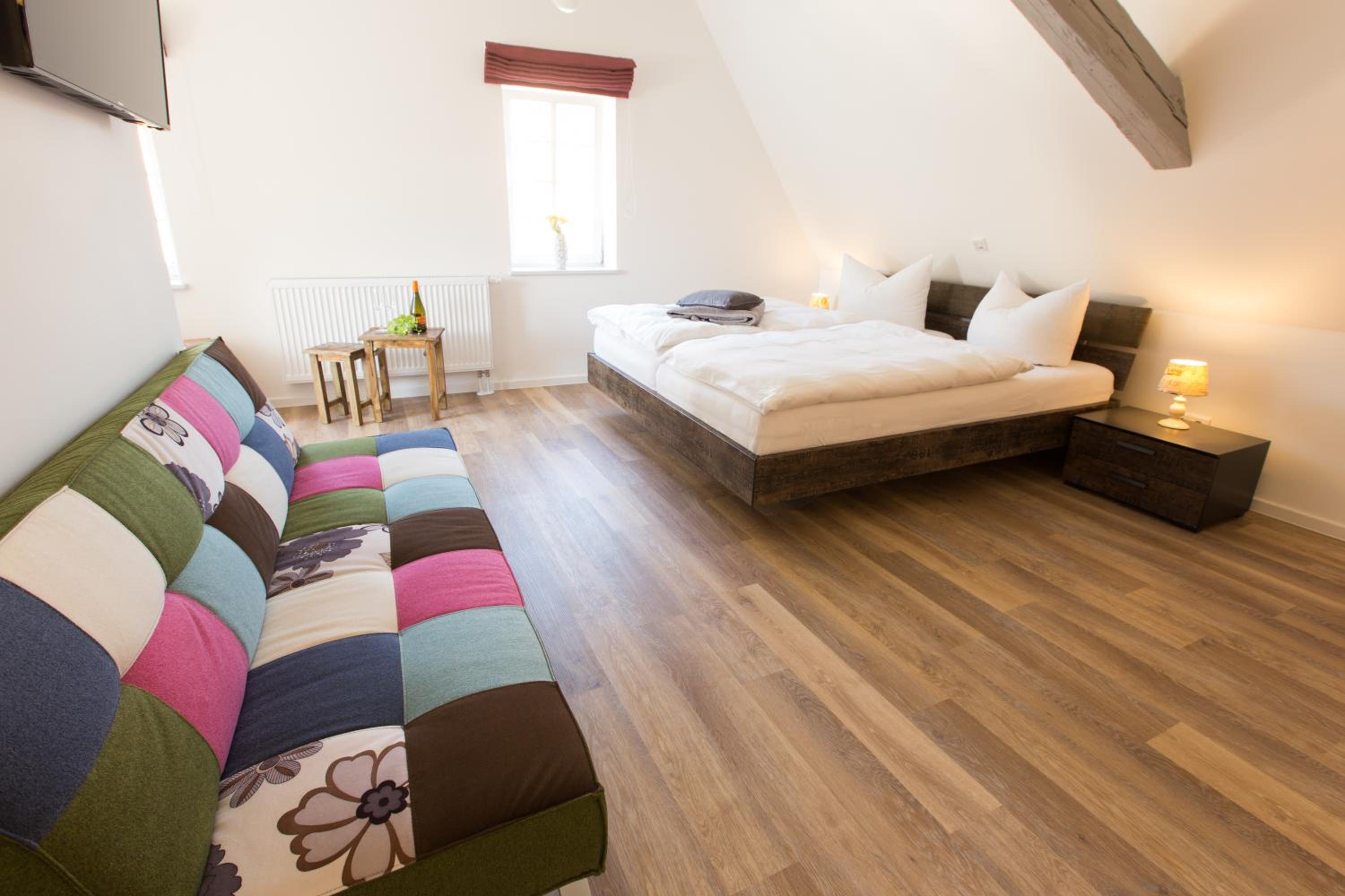 Standard Double Room - Photo 16