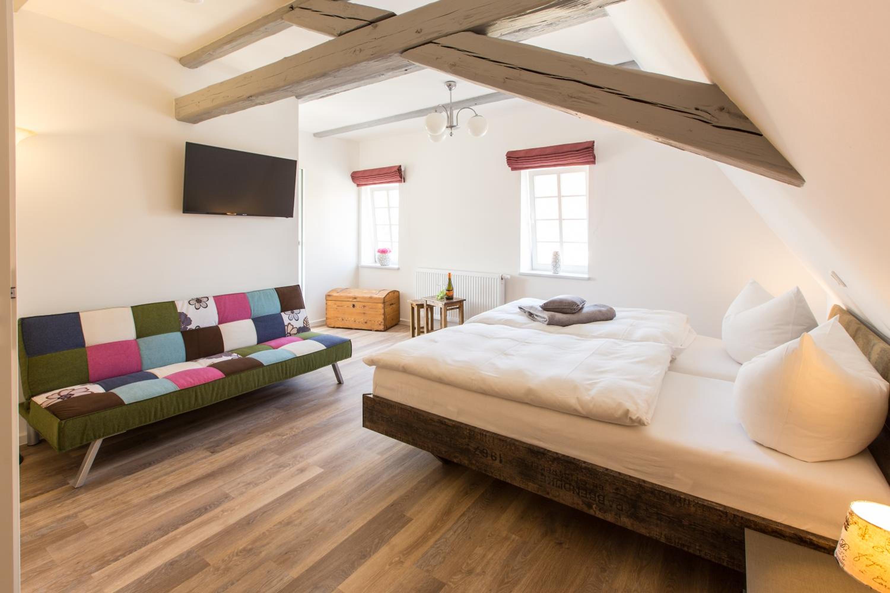 Standard Double Room - Photo 15