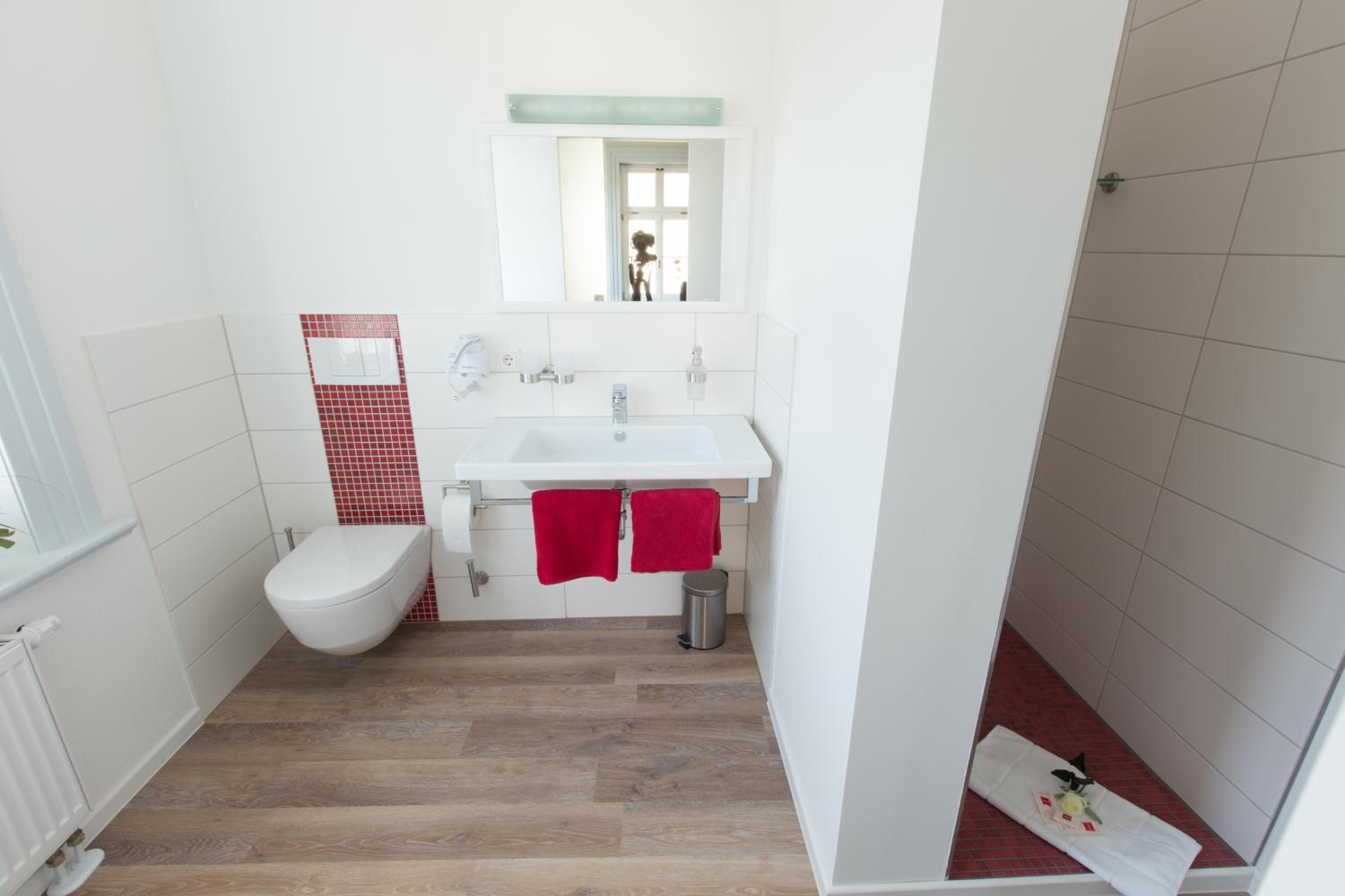 Standard Double Room - Photo 10