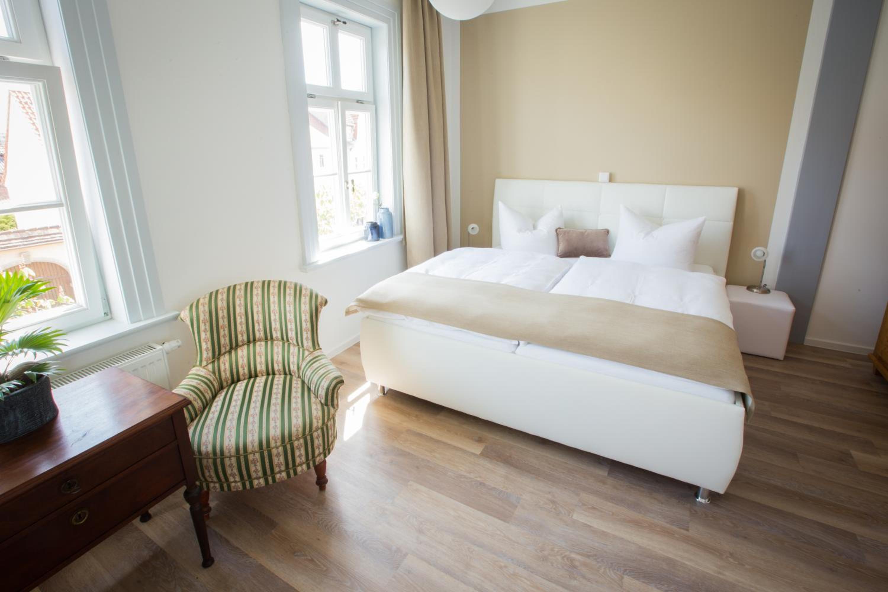 Standard Double Room - Photo 23