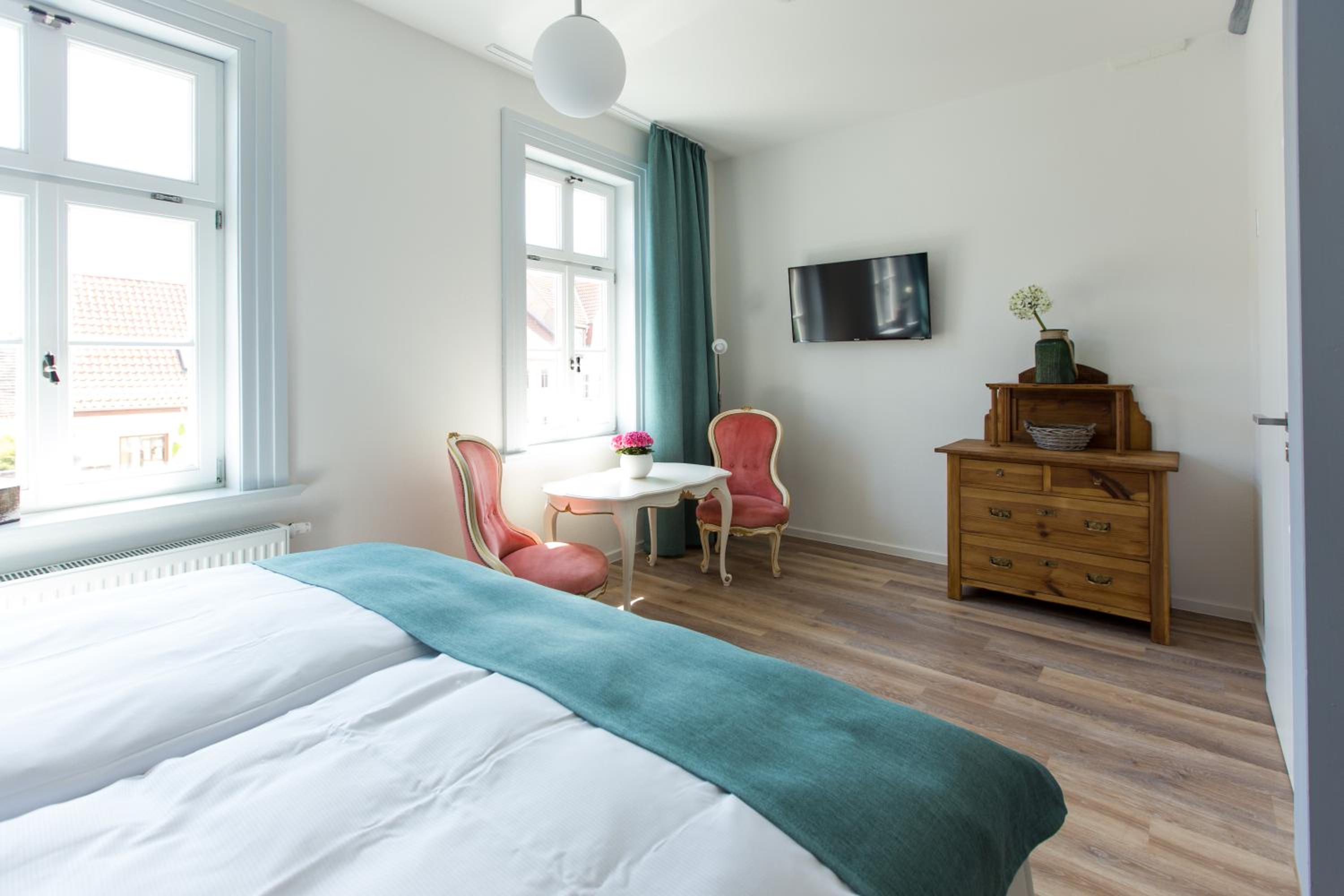 Standard Double Room - Photo 4