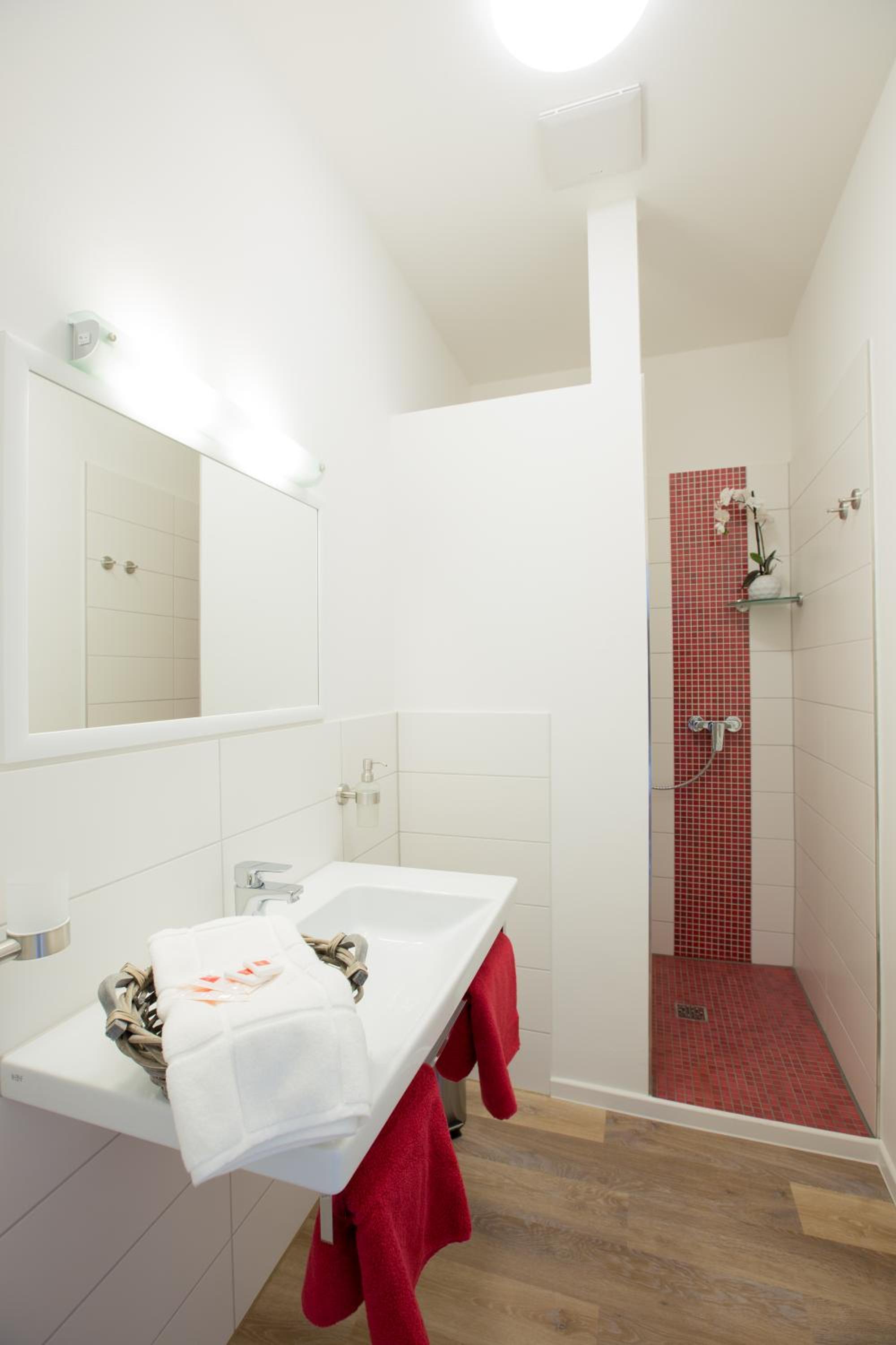 Standard Double Room - Photo 5