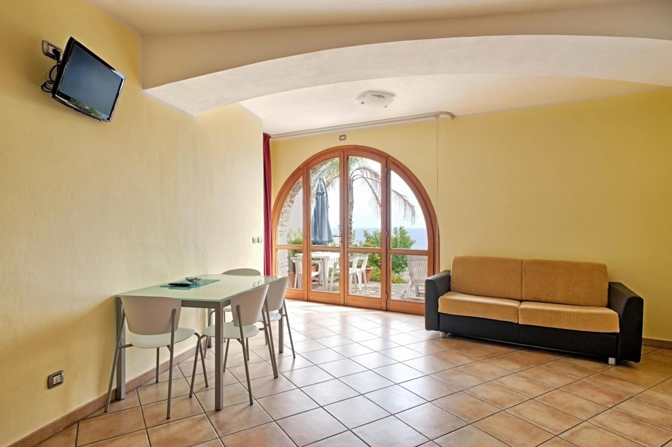 One-Bedroom Apartment B with Terrace photo 1
