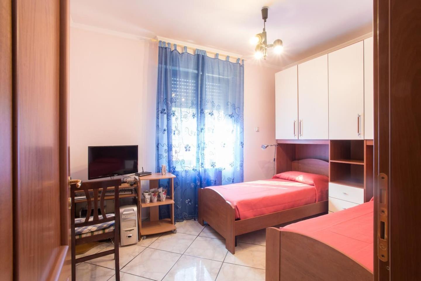 Twin Room with Private Bathroom photo 1