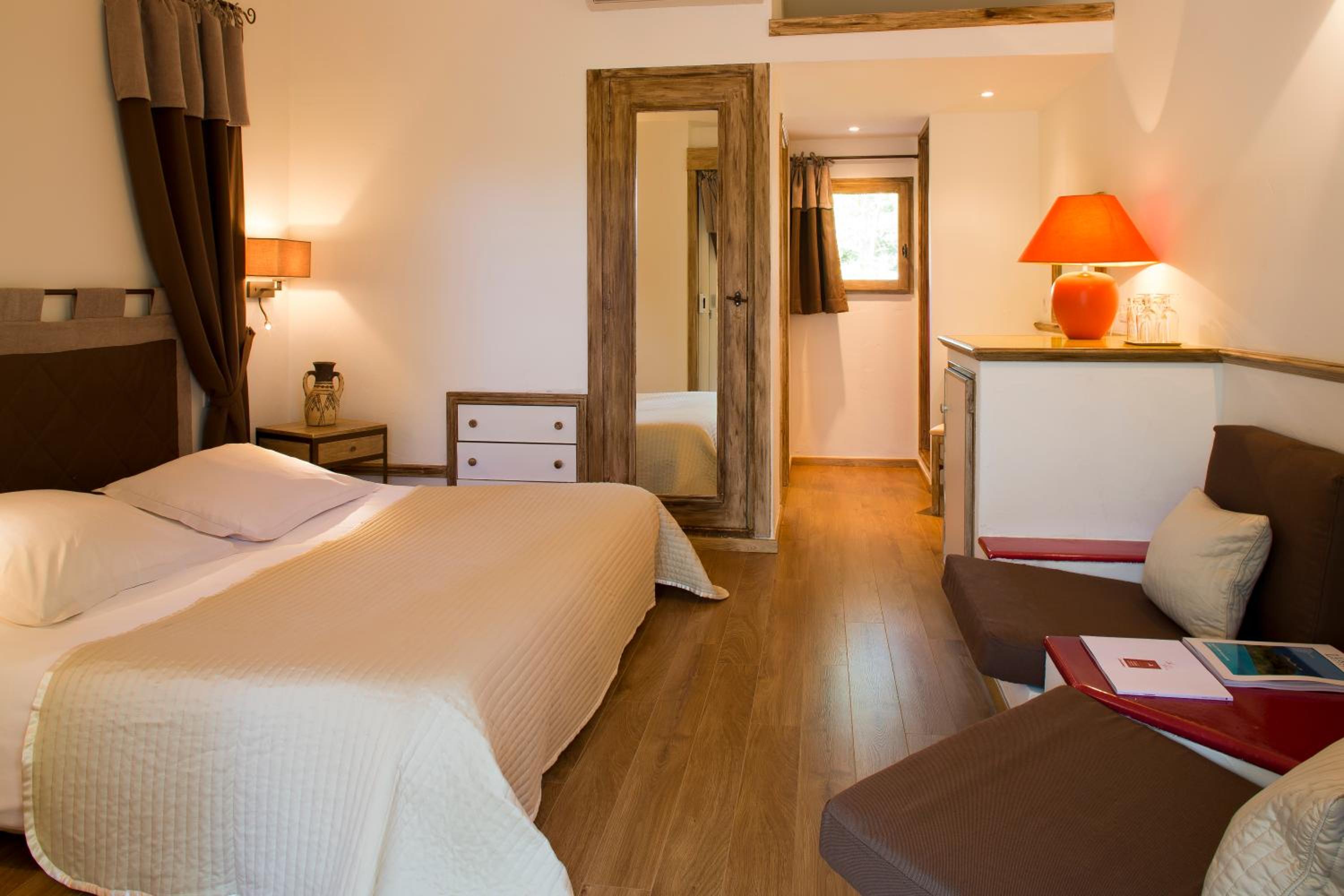Standard Double or Twin Room photo 3
