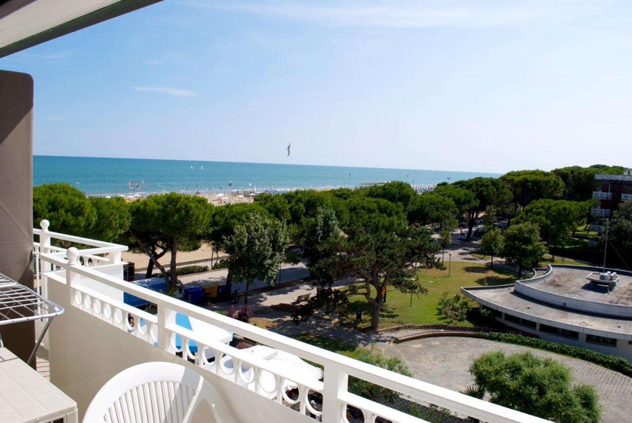 Superior Double or Twin Room with Terrace and Sea View