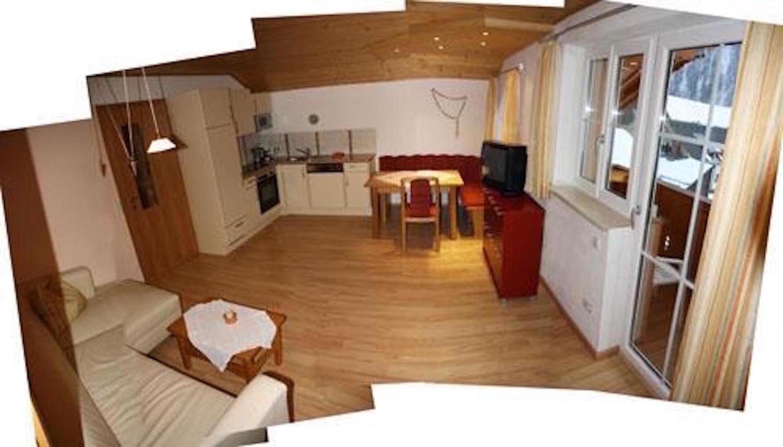 Apartment with Balcony photo 2