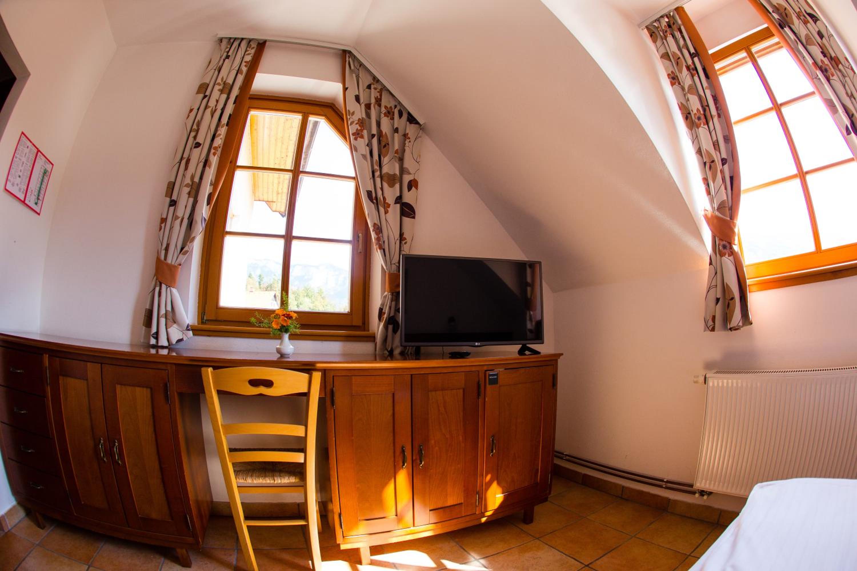 Standard Double Room - Photo 3