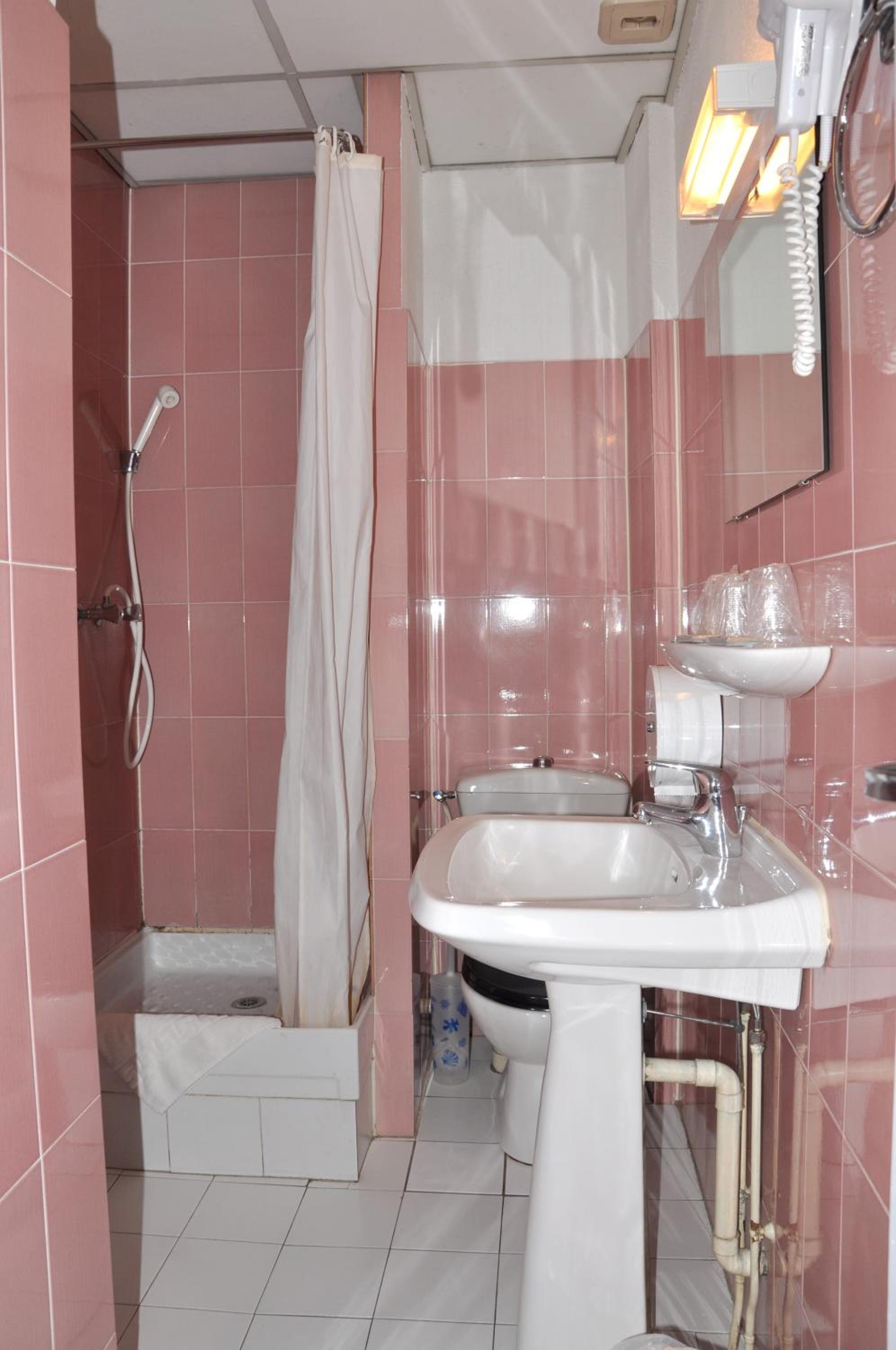 Double Room - Photo 2
