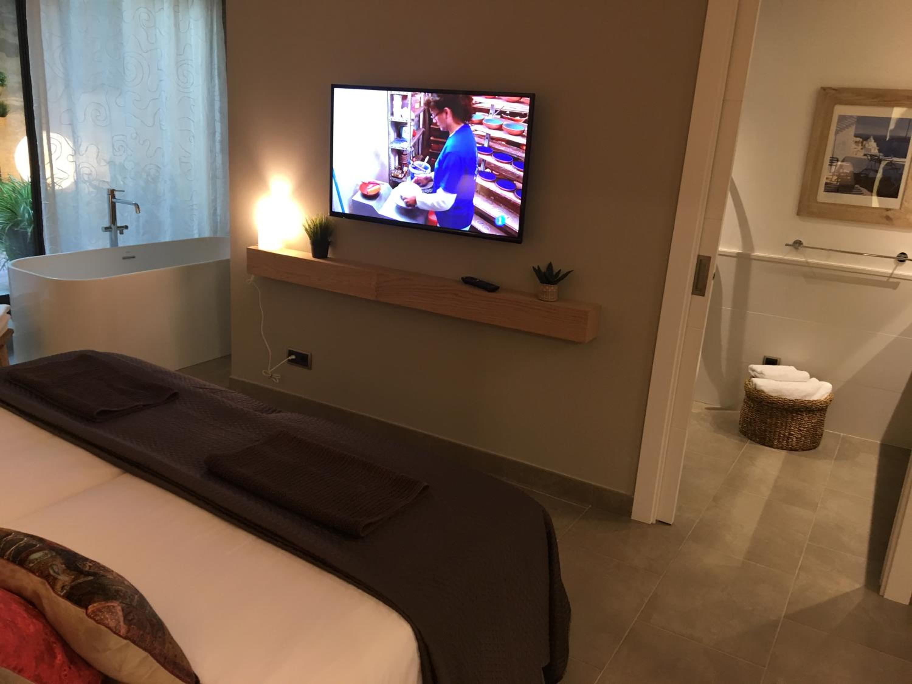 Deluxe Junior Suite photo 3