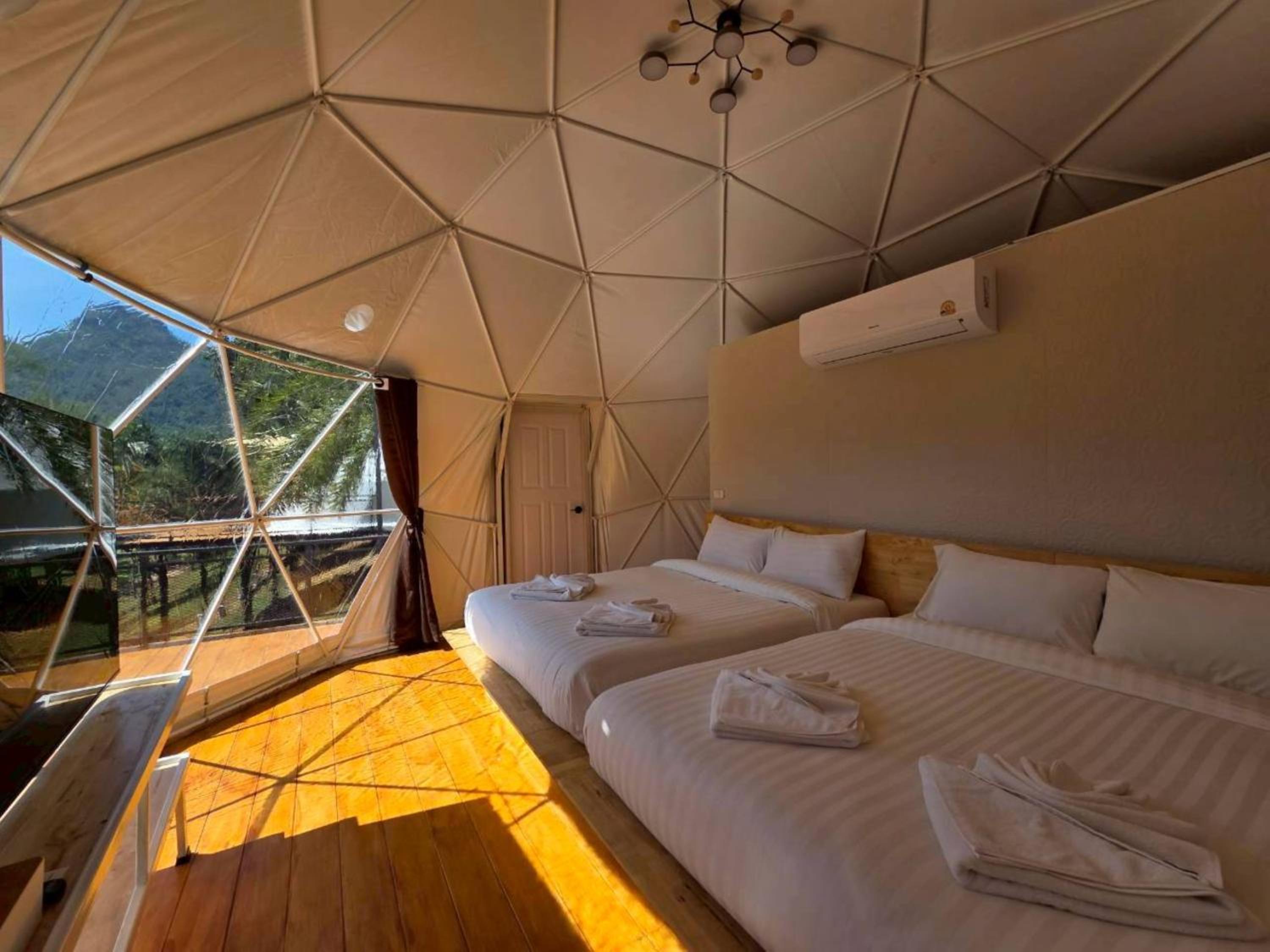 Premium Quadruple Room - Photo 2