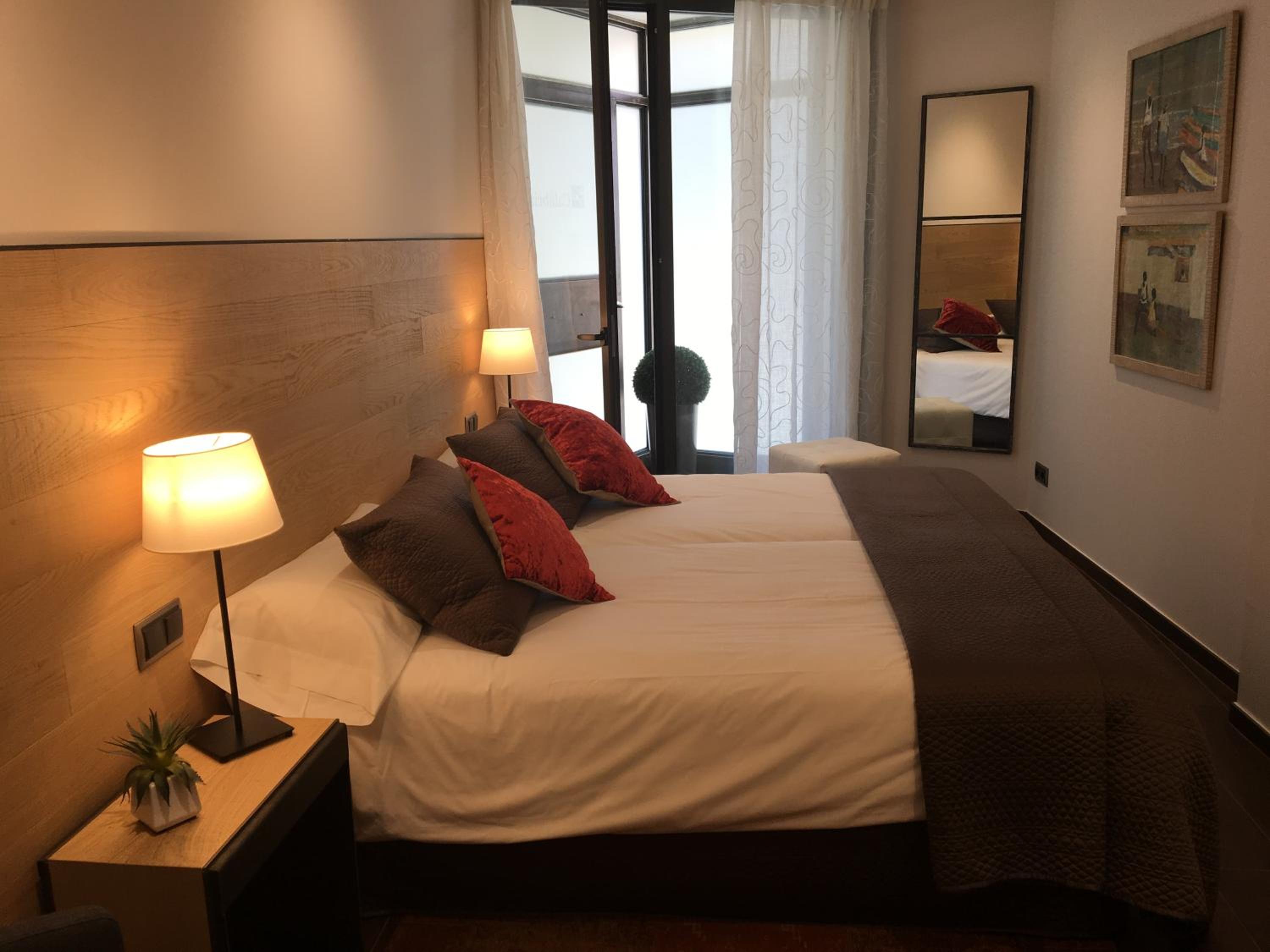 Twin Room - Photo 20