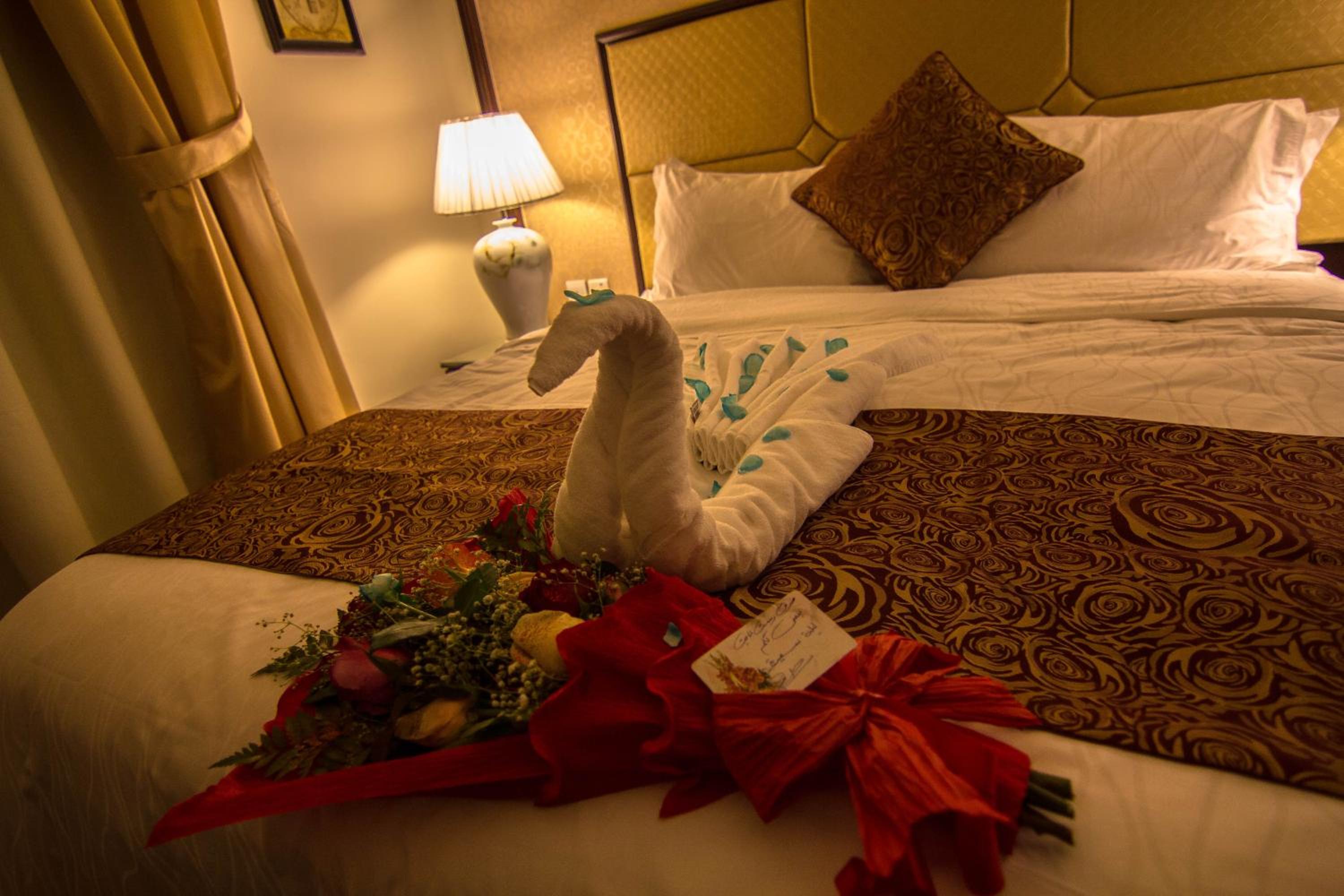 Classic Honeymoon suite