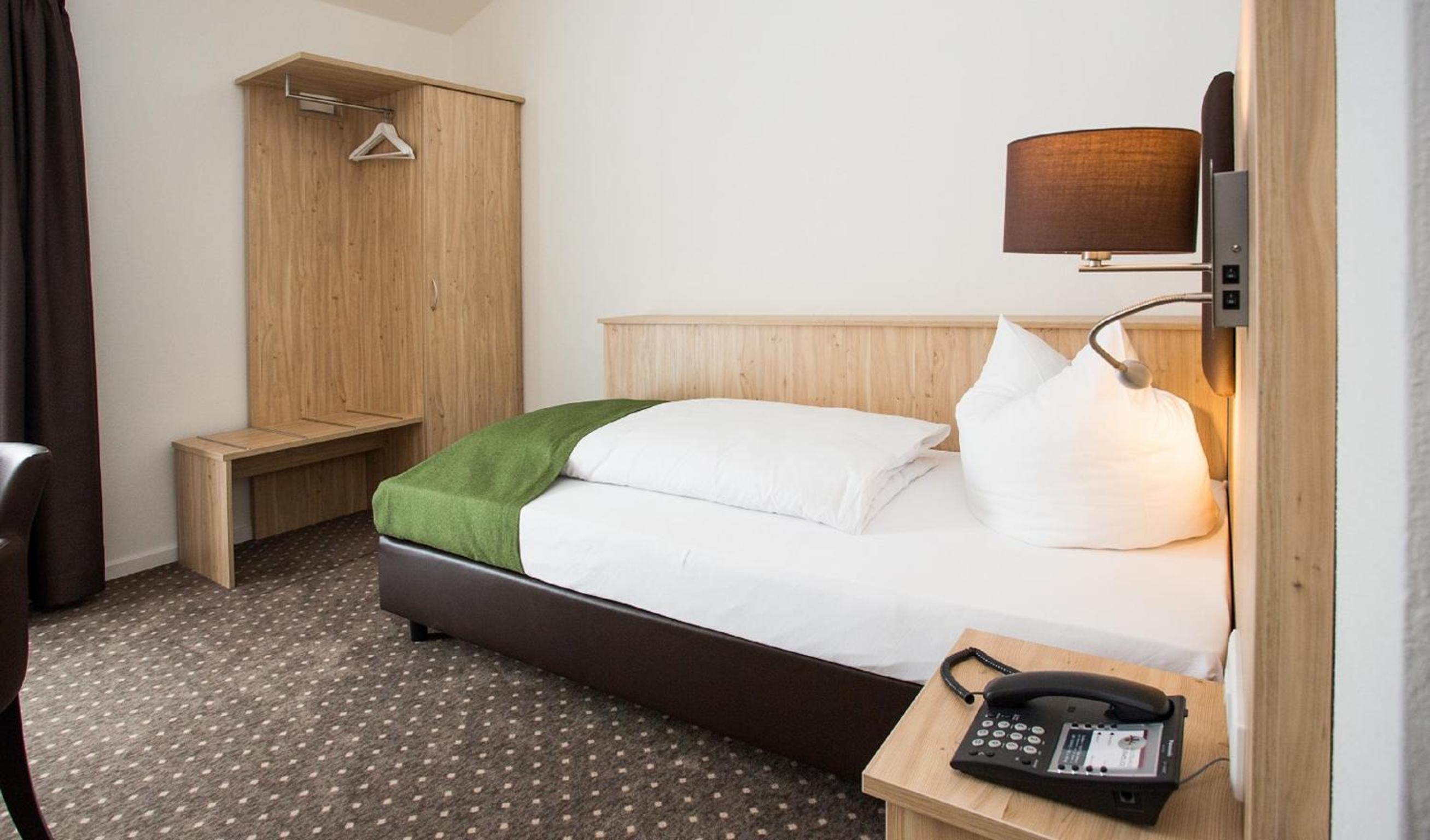 Single Room photo 2