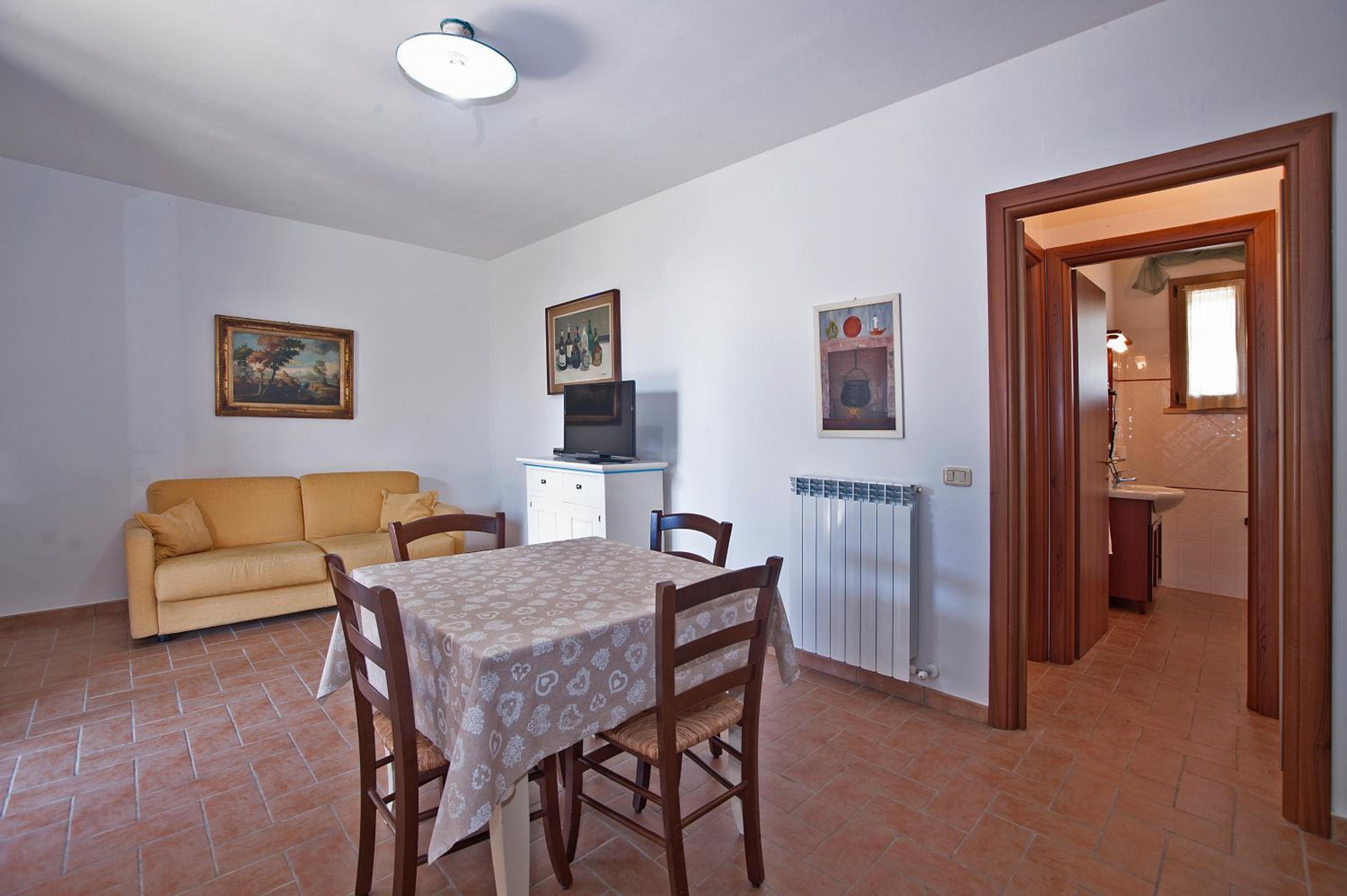 One-Bedroom Apartment with Patio photo 1