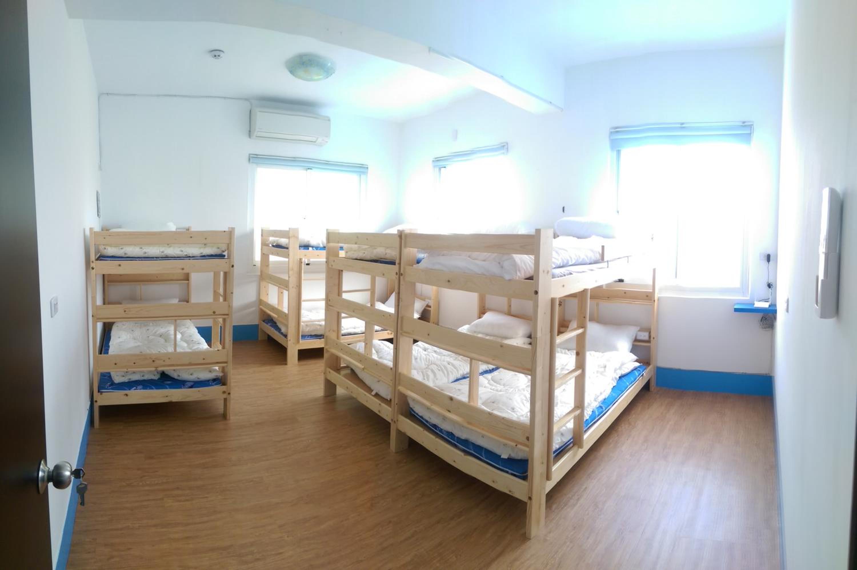 Bed in 8-Bed Mixed Dormitory Room photo 1