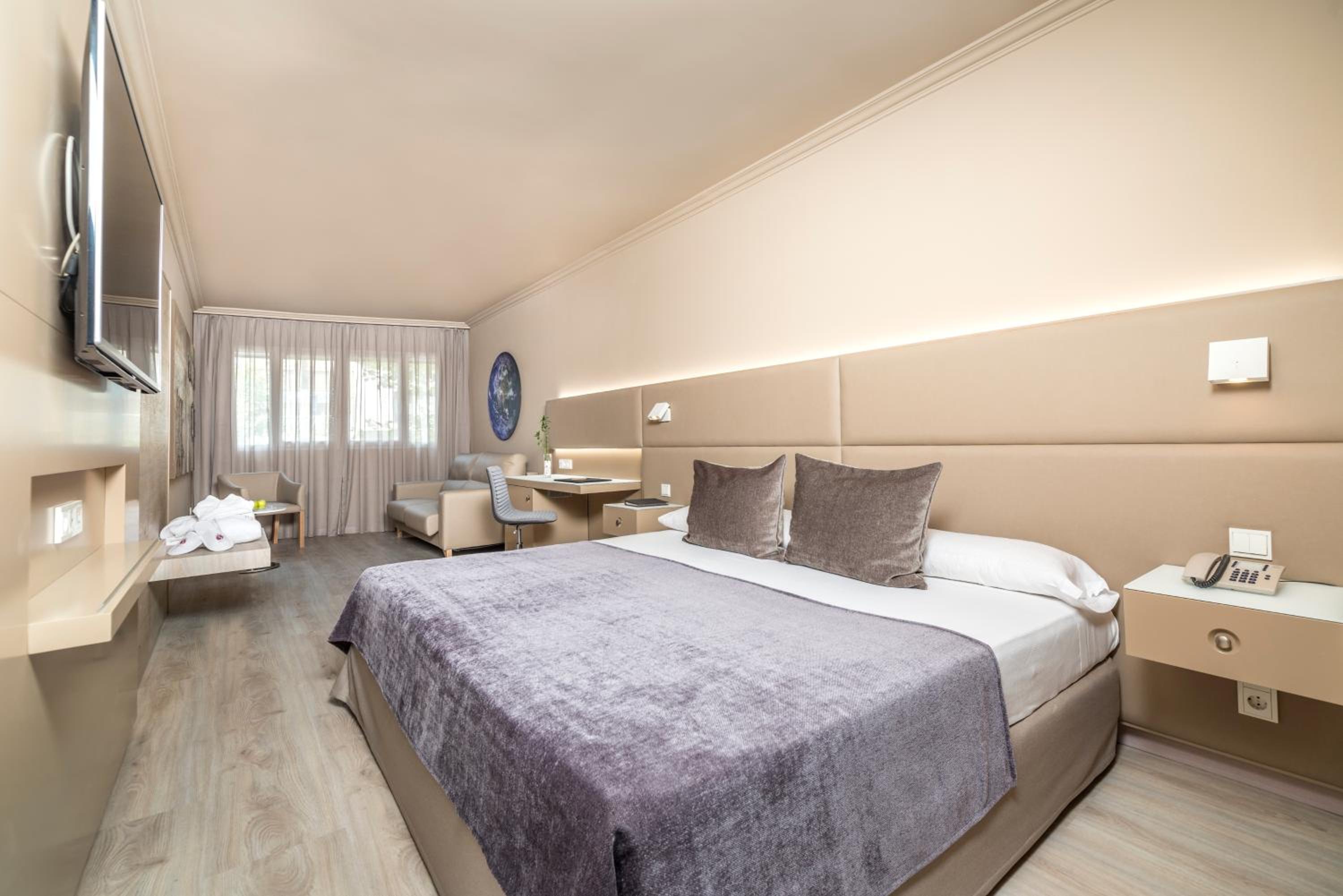 Deluxe Triple Room photo 2