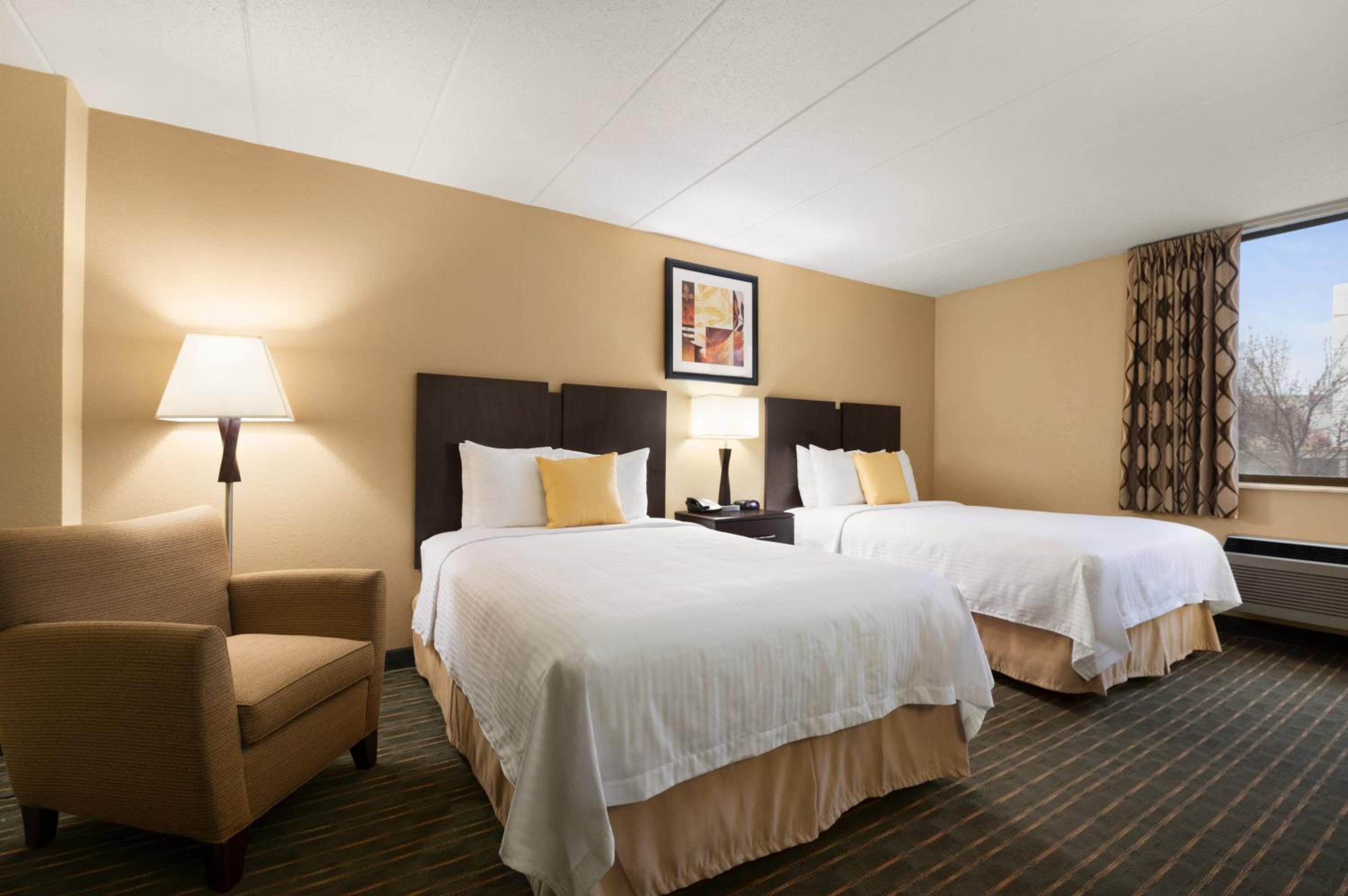 Double Room with Two Double Beds - Non-Smoking - Photo 6