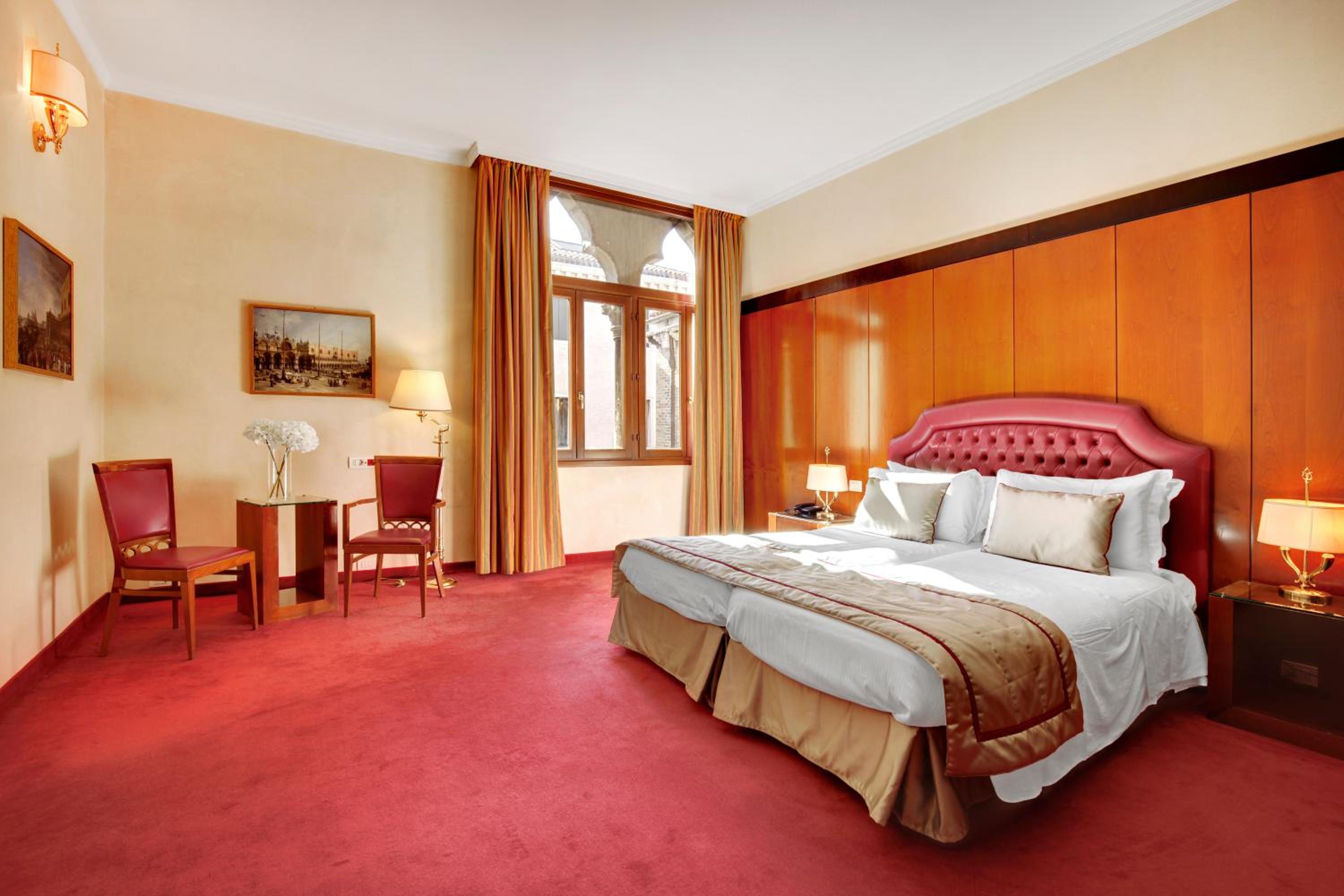 Deluxe Double Room photo 3