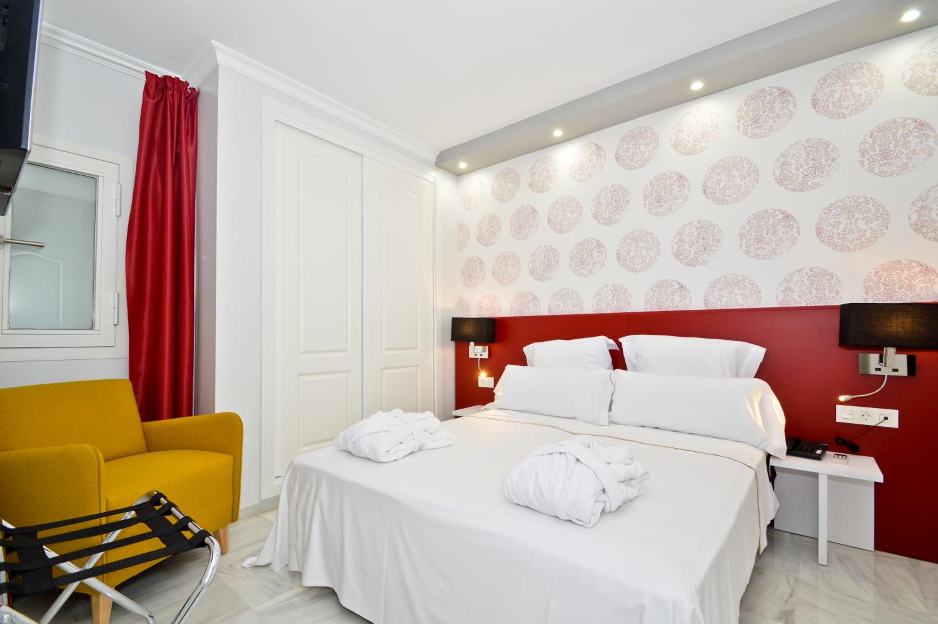 One-Bedroom Apartment with Sofa Bed