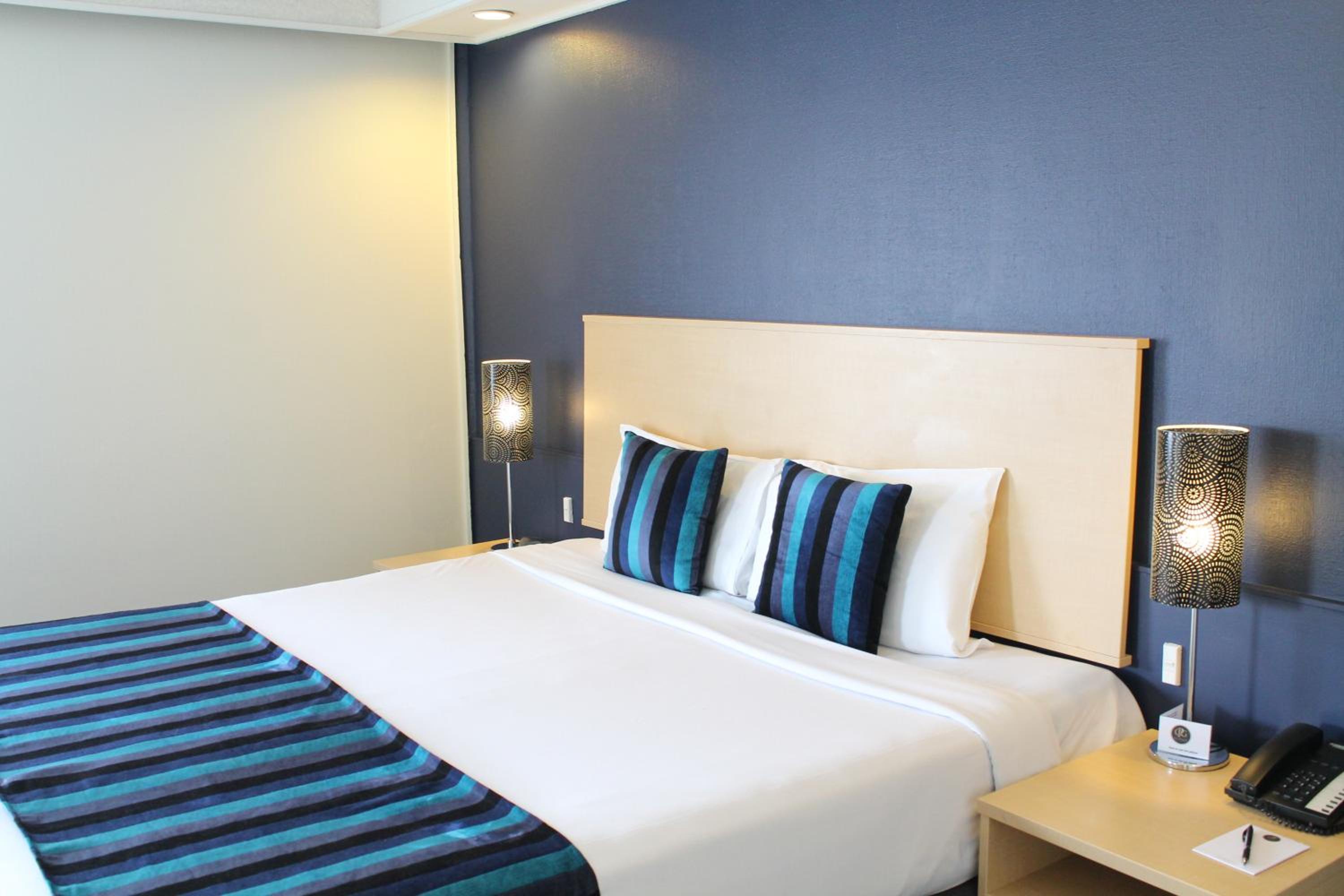 Standard King Room - Photo 3