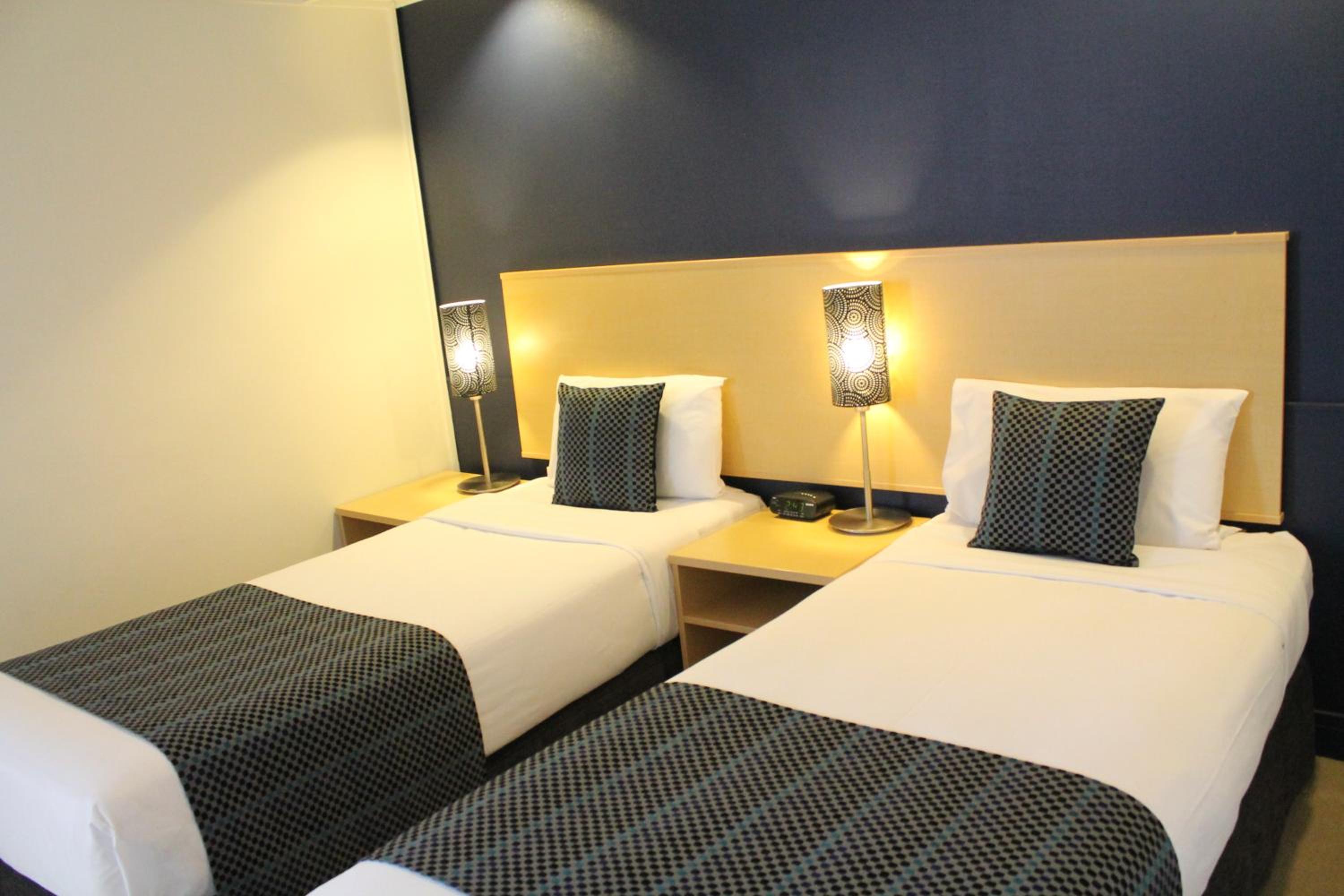 Standard Twin Room - Photo 6