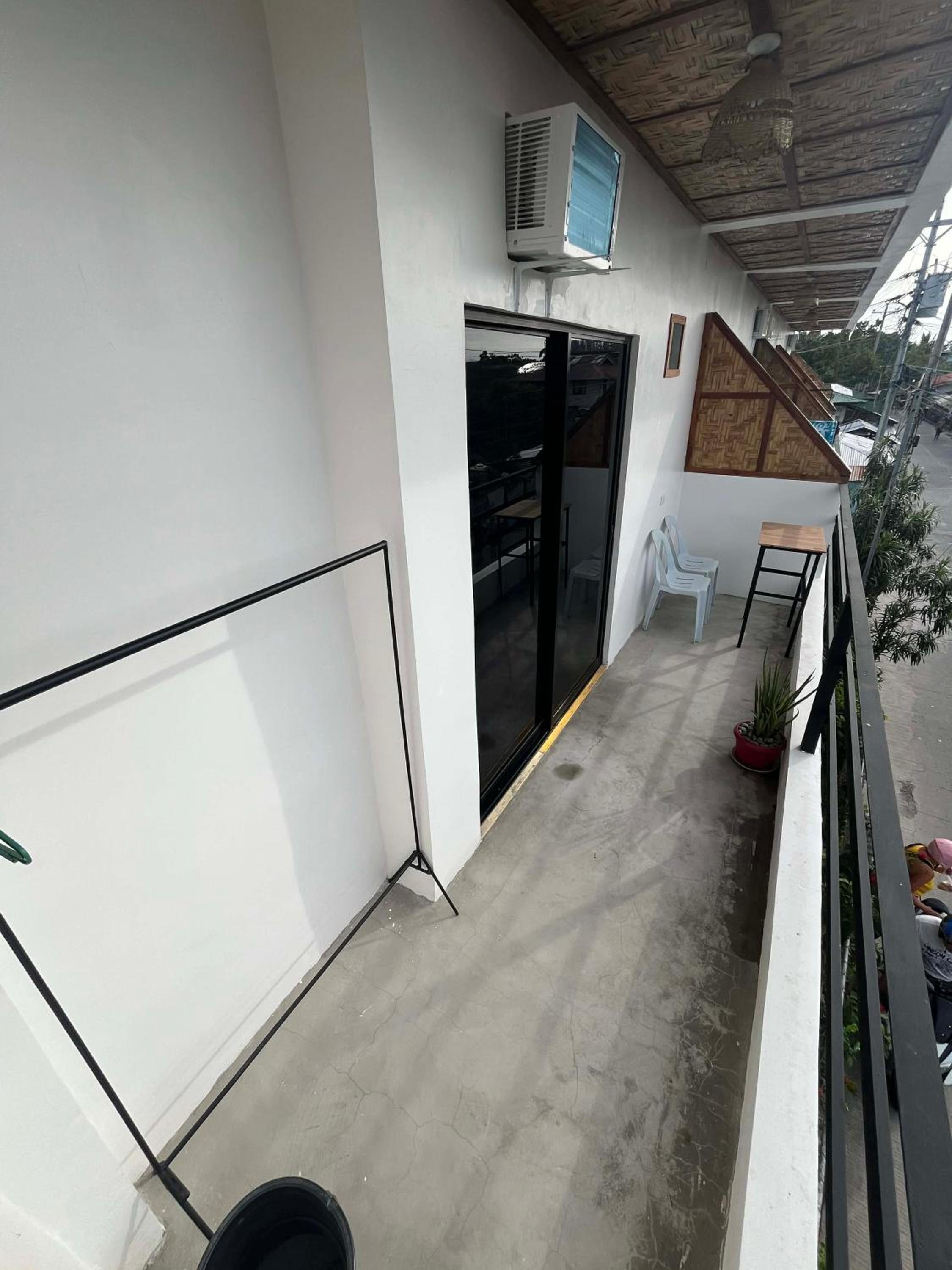 Queen Room with Balcony photo 1