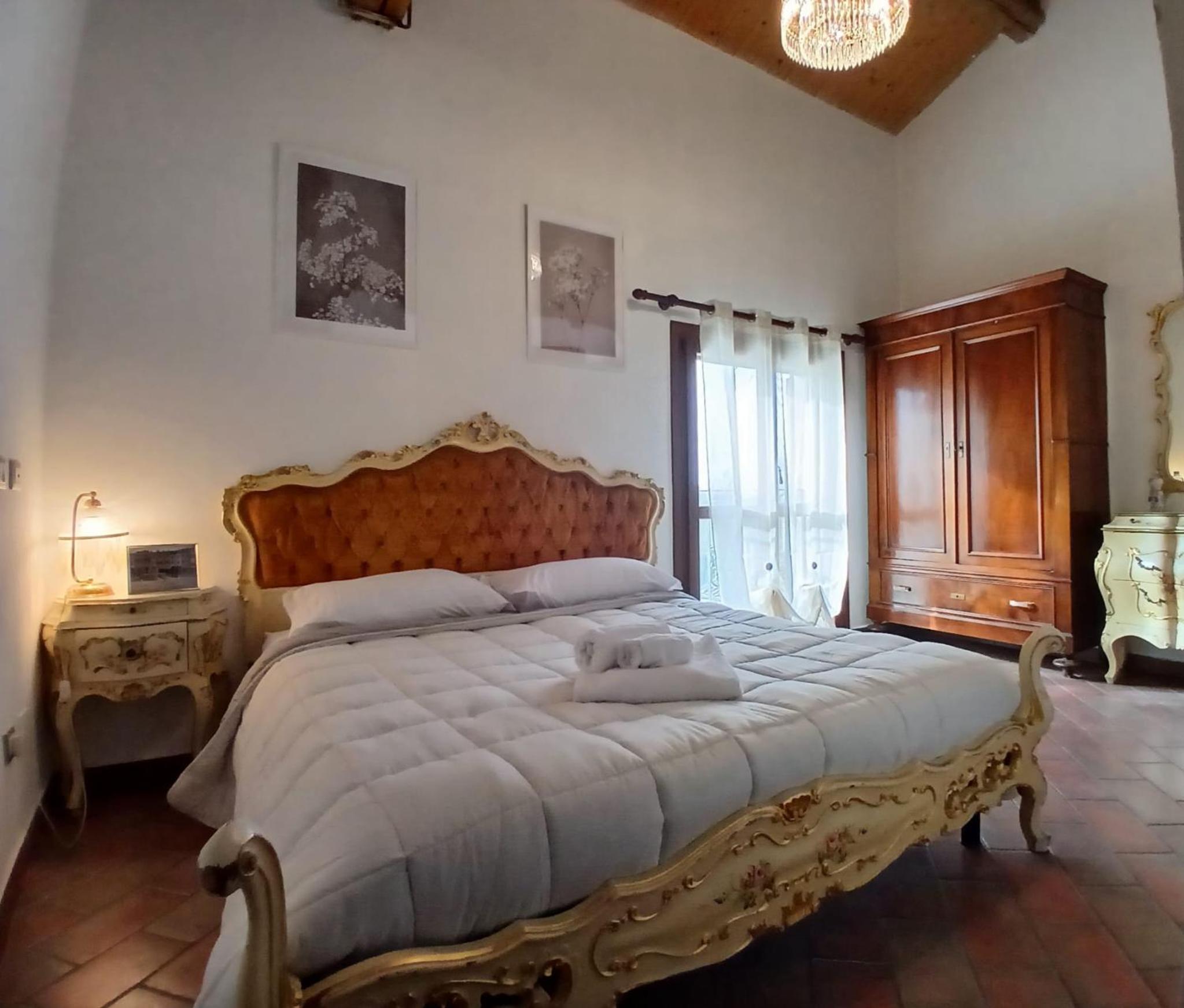 Deluxe Room - Photo 2
