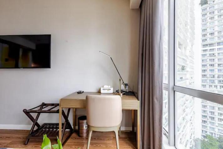 Suite with Lake View