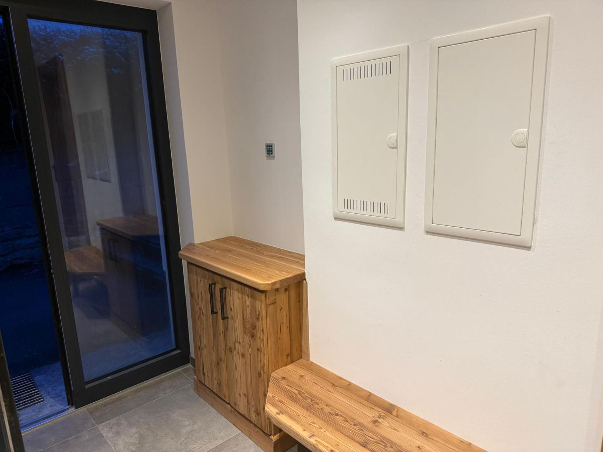 Two-Bedroom Apartment with Mountain View photo 2