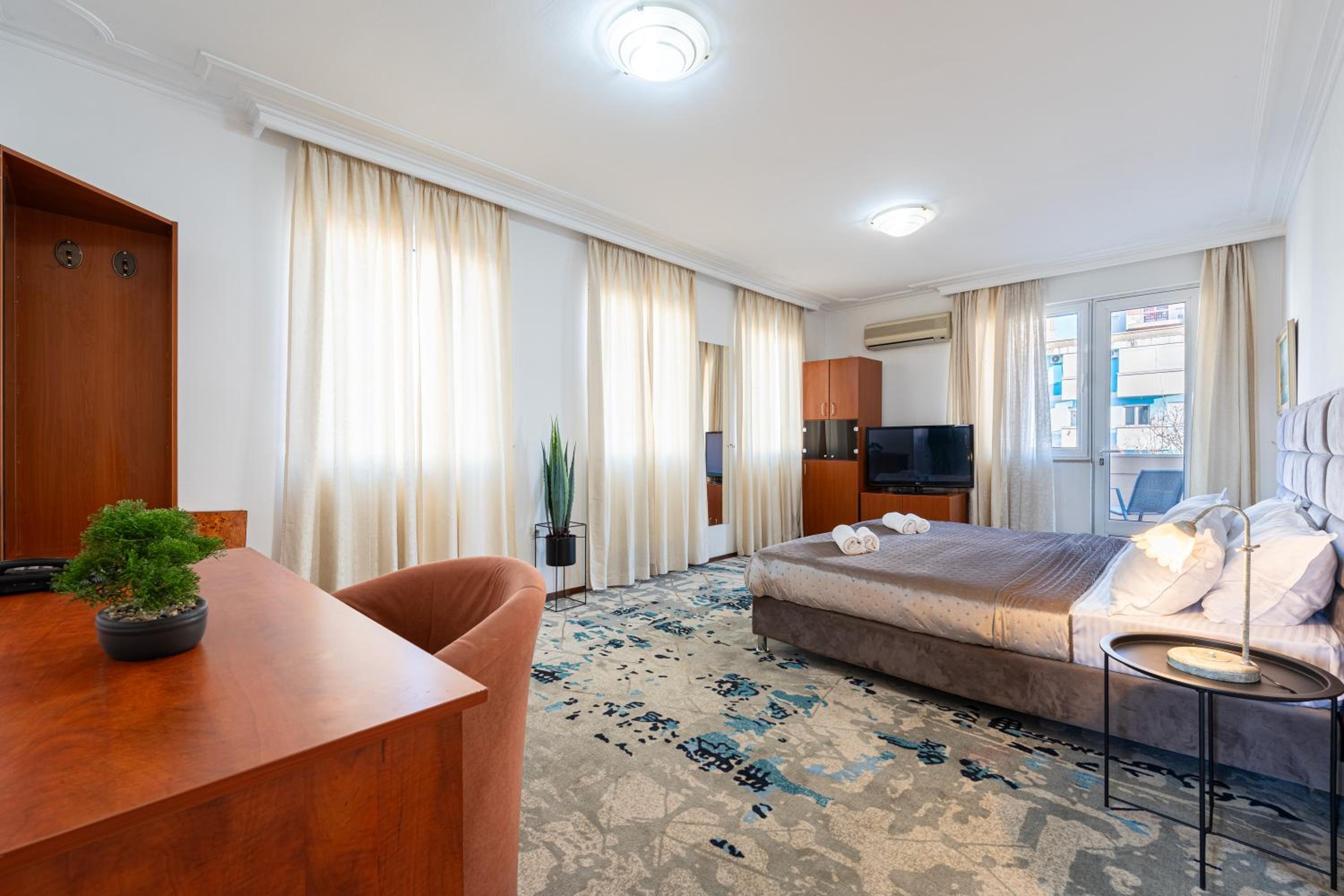 Superior Double or Twin Room with Terrace