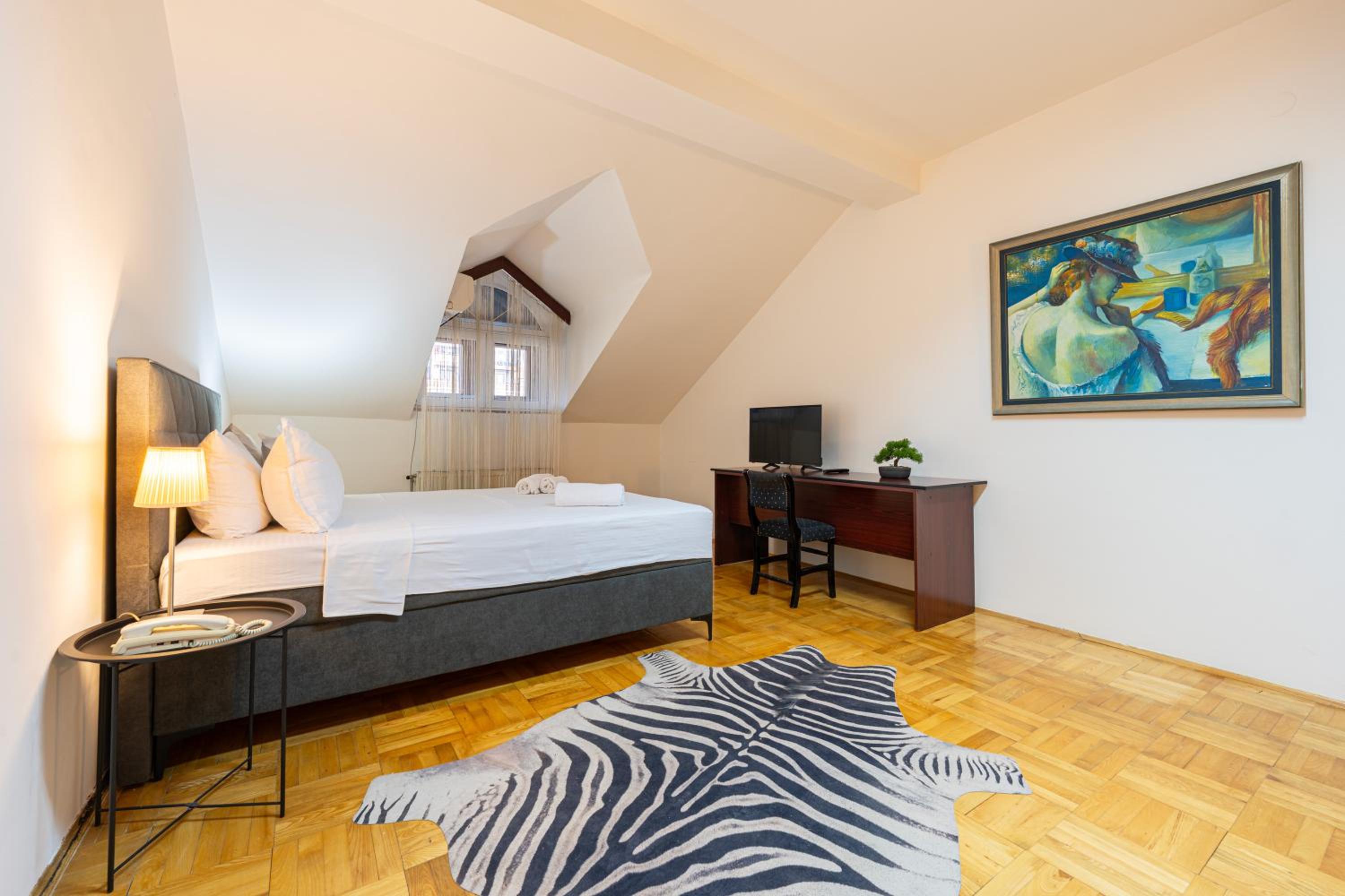 Standard Double Room - Photo 3