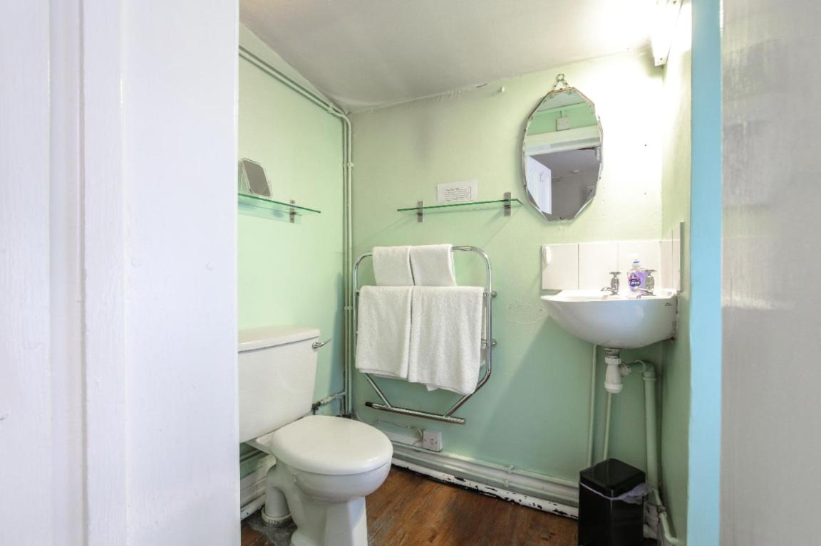 Studio Apartment photo 2