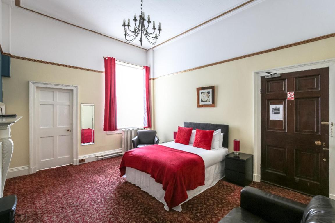 Studio Apartment photo 3
