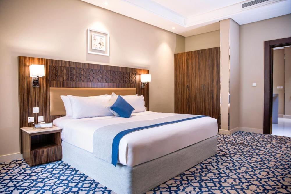 Superior King Room - Photo 1