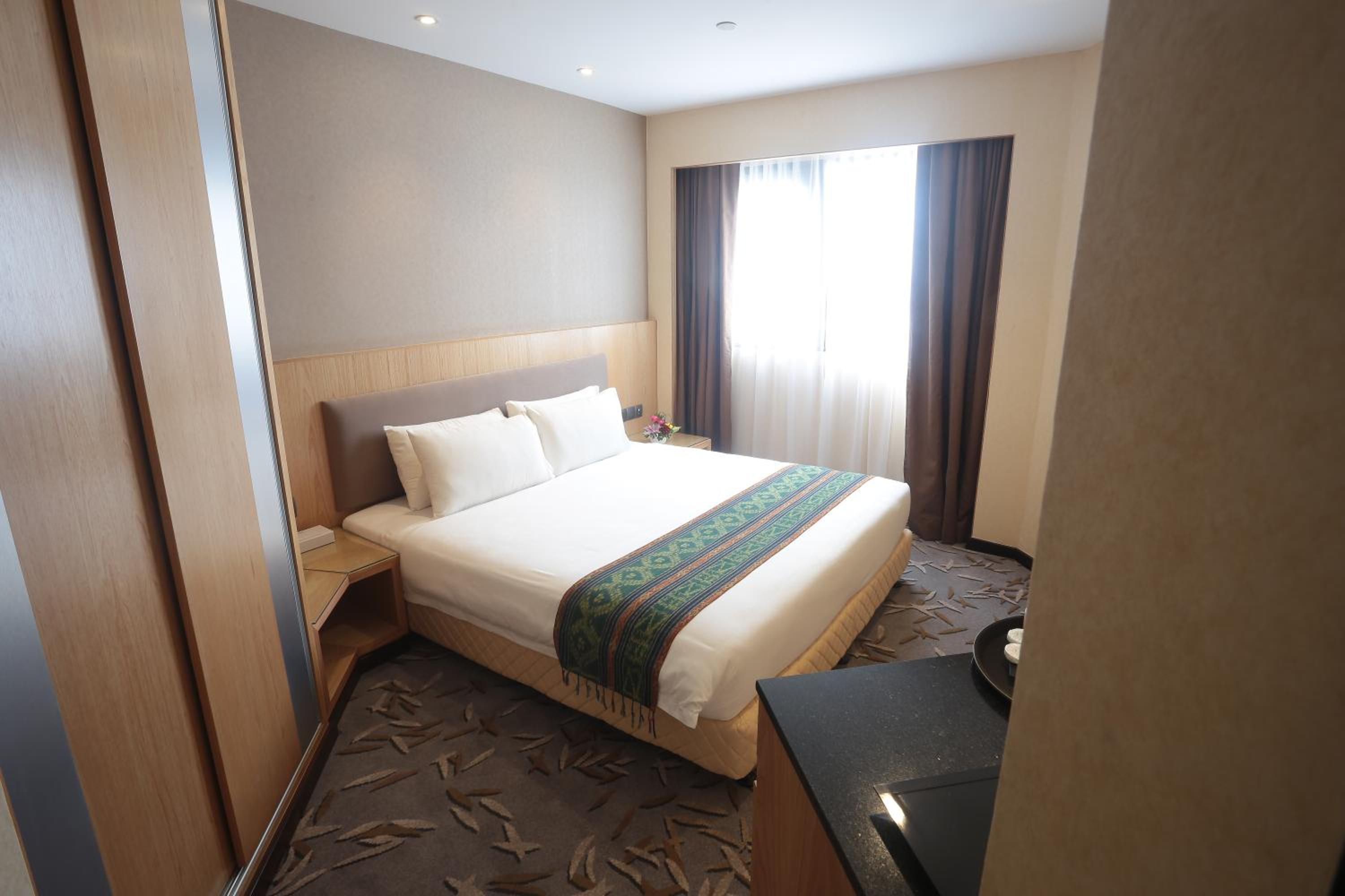 Superior King Room photo 2
