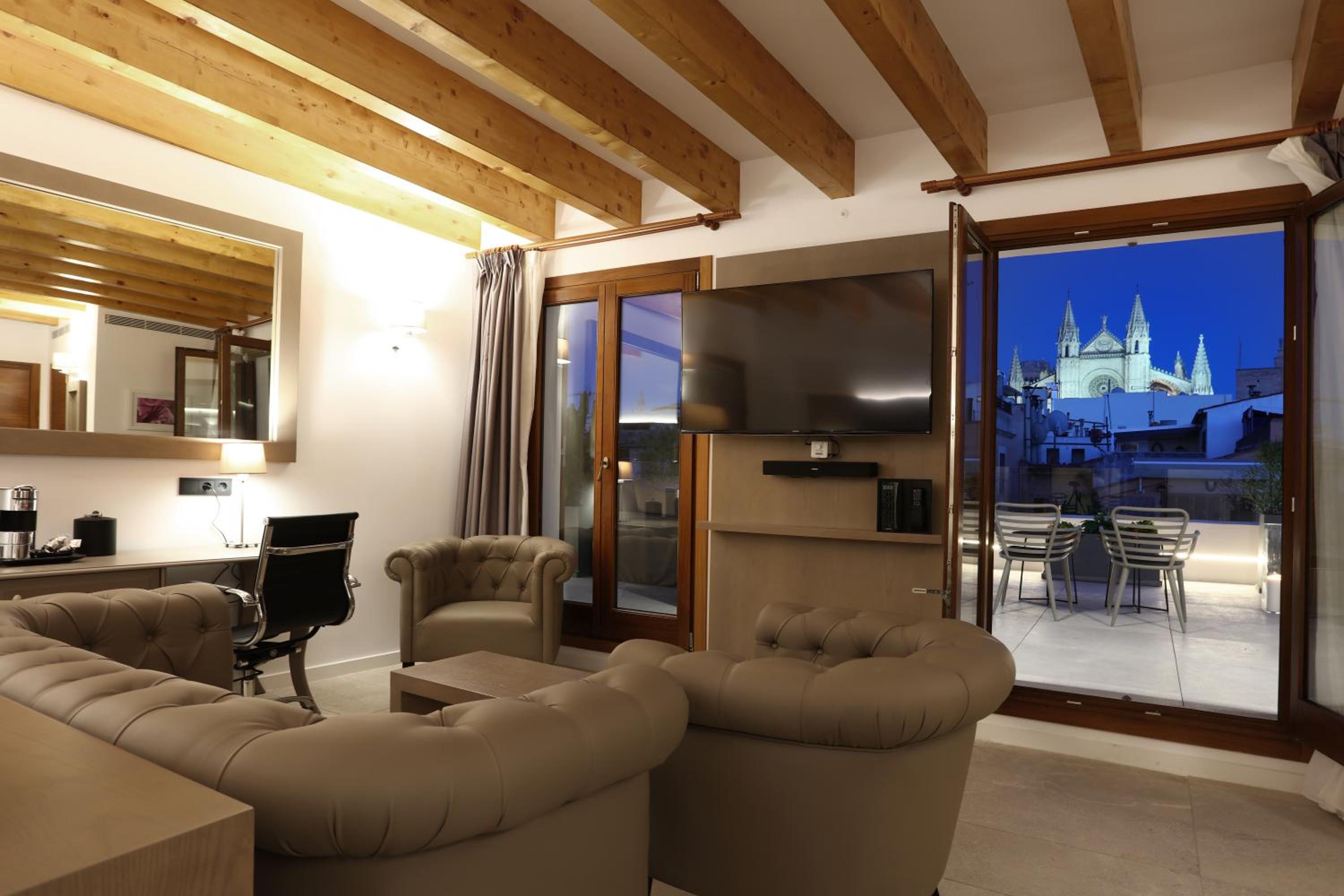 Sky Suite with Jacuzzi