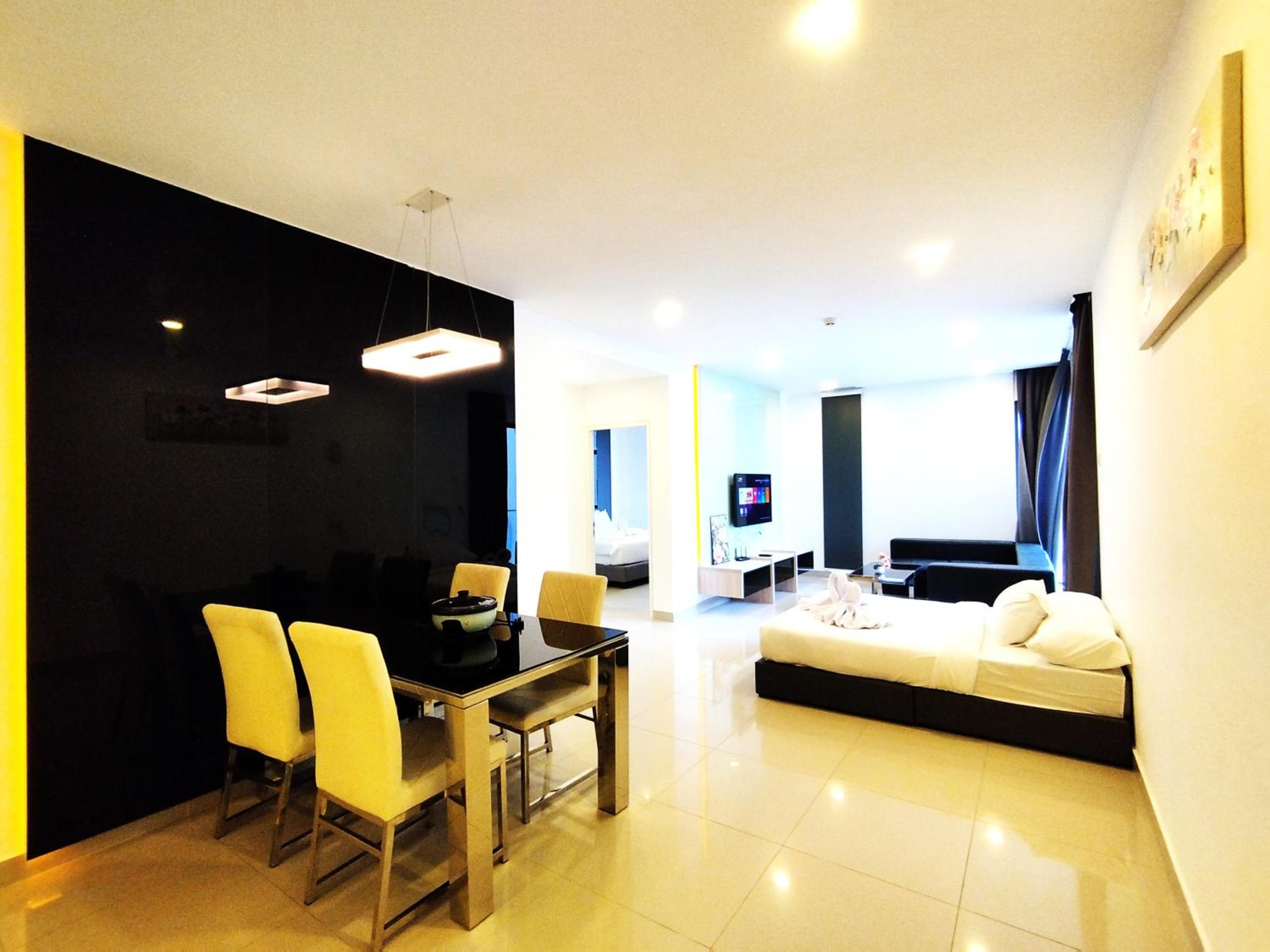 Apartment with Mountain View photo 2