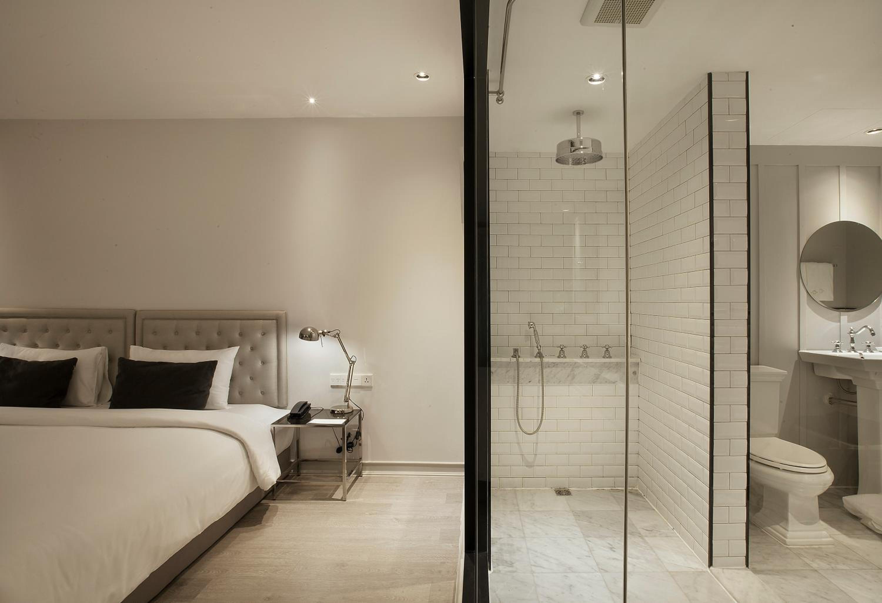 Deluxe Room - Twin Bed